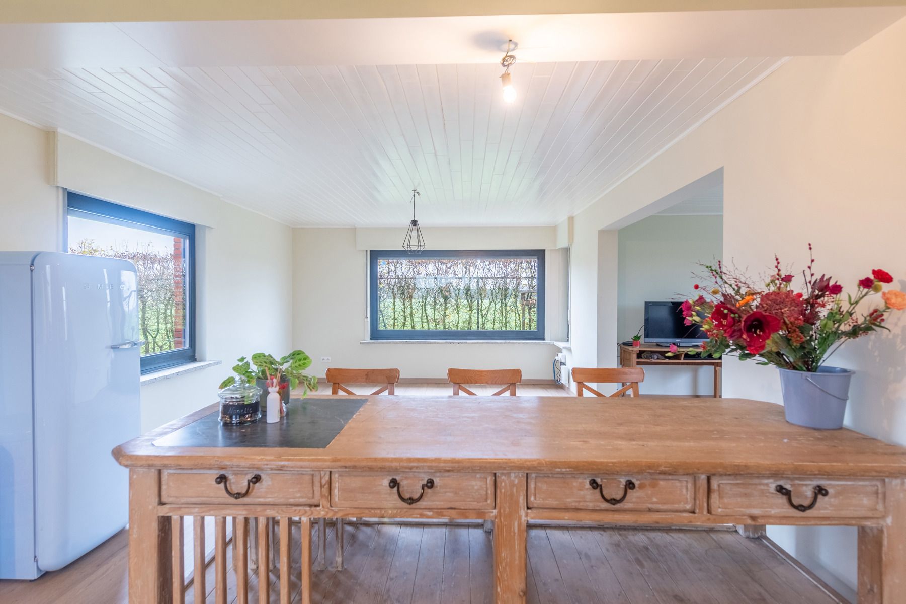 Gedeeltelijk gerenoveerd huis met bijgebouw, groen uitzicht foto 12
