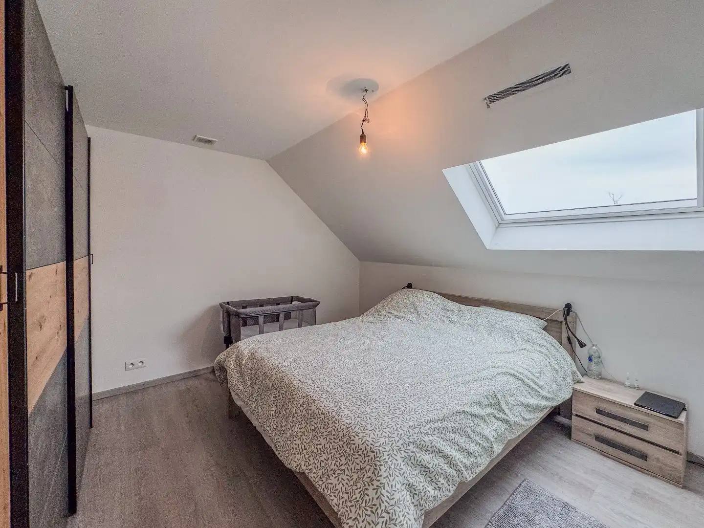 Recente en energiezuinige woning met 3 slaapkamers en tuin. foto 12