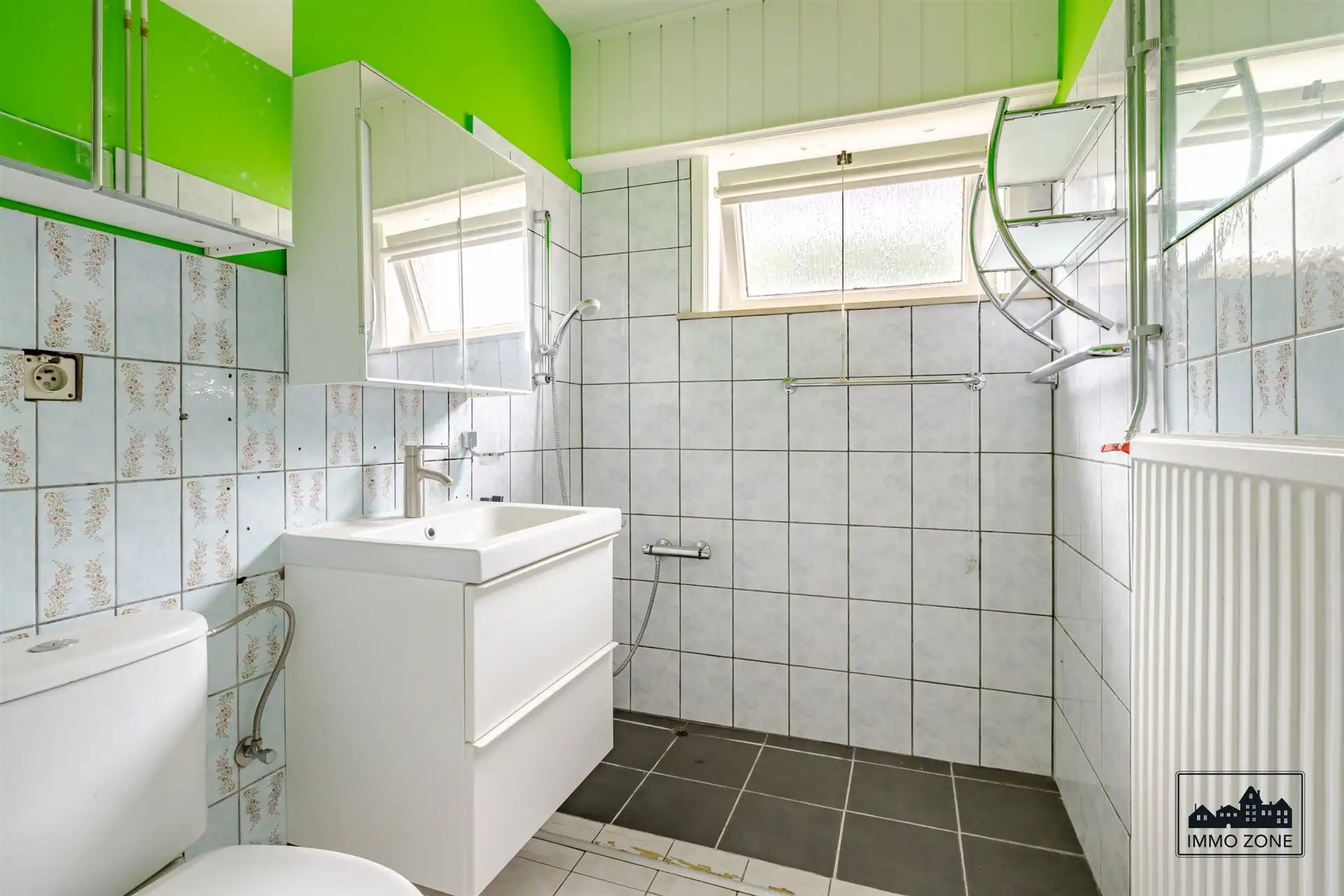 bungalow op goede locatie met 1353 m² grond foto 9