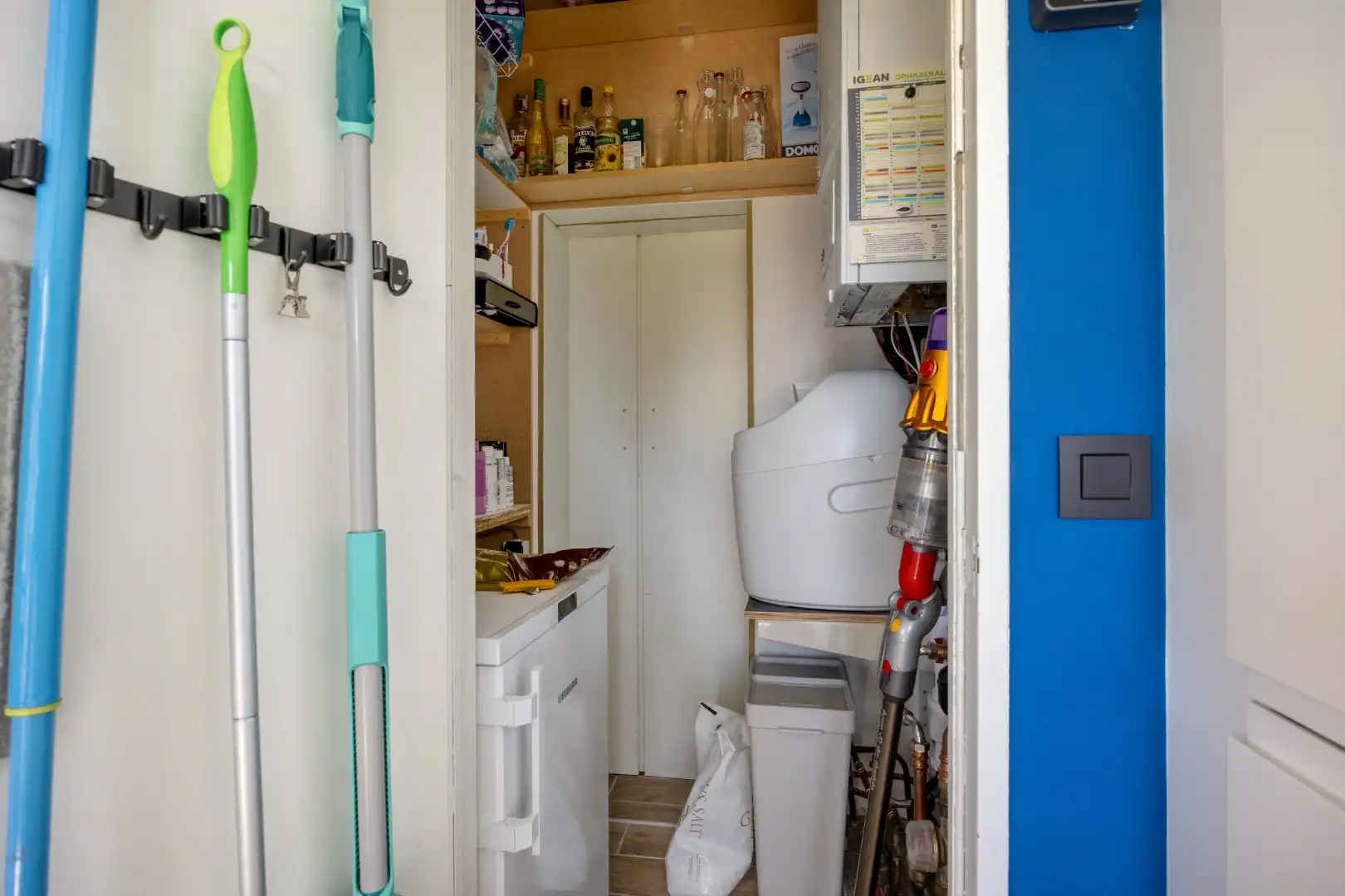 Hedendaags 2 slpk appartement met garage foto 18