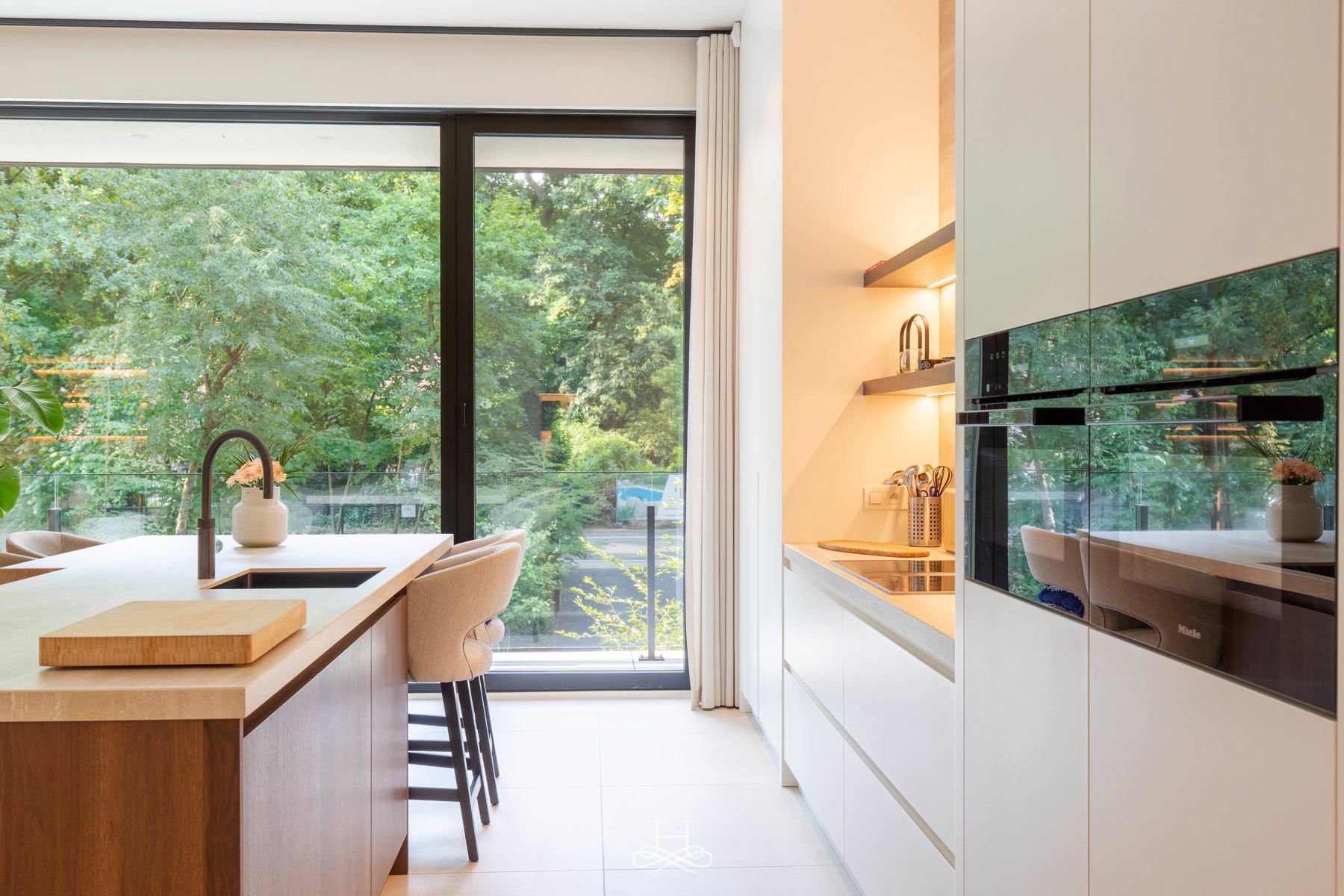 Luxueus villa appartement met riant dakterras en tuin foto 9