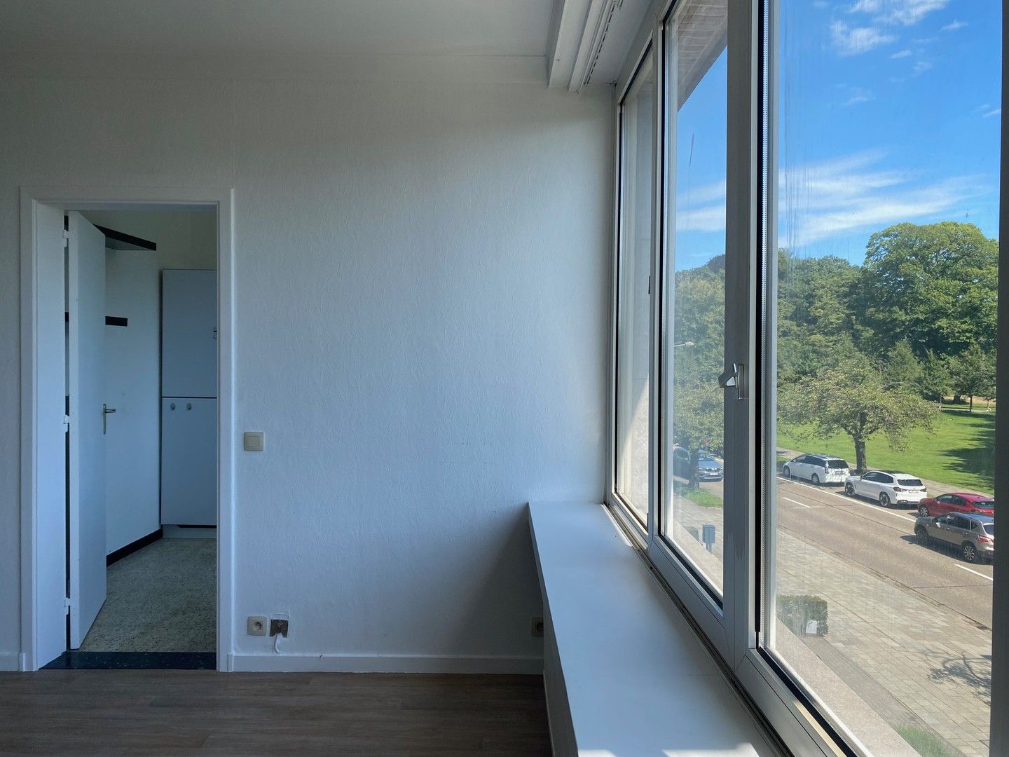 Lichtrijk appartement aan het park van Brasschaat (geen lift aanwezig). foto 6