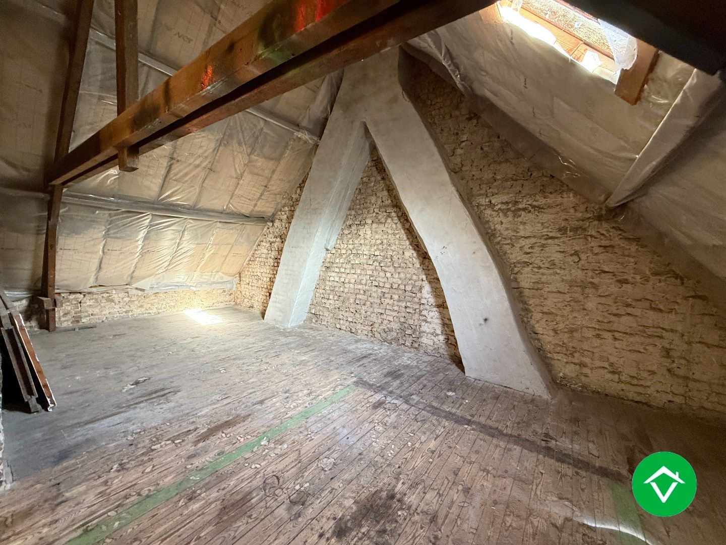 Woning met 3 slaapkamers en koer te centrum Roeselare foto 15