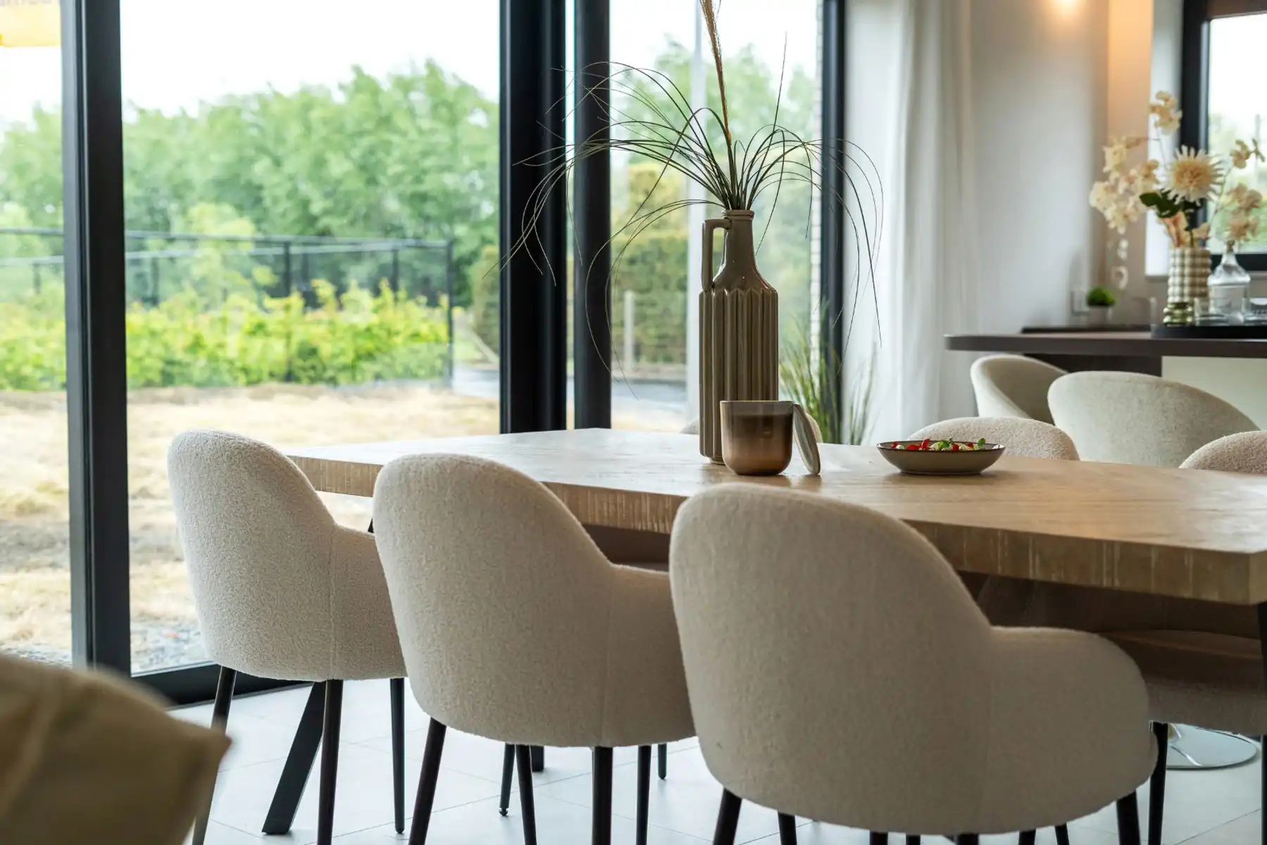 Moderne, halfopen woning foto 4