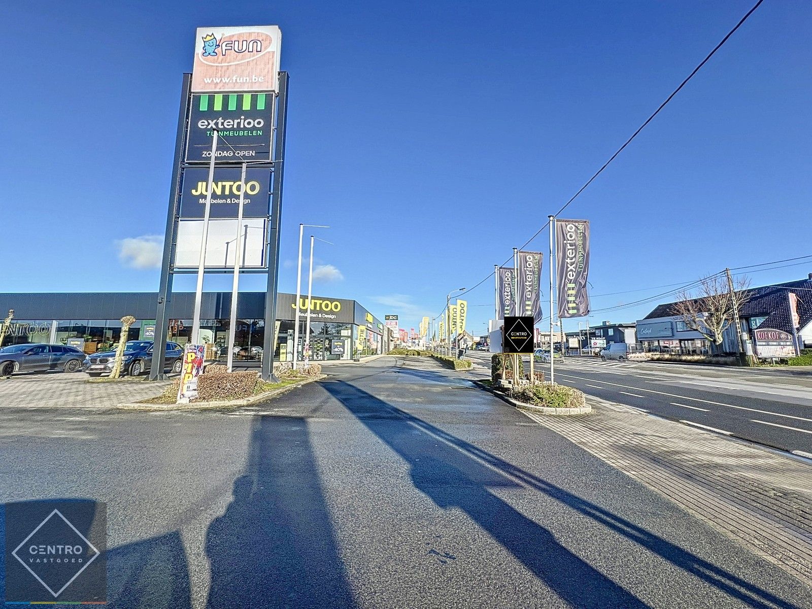 RUIME (± 450 m²) baanwinkel te huur in hét bruisende MAMMOETCENTER van Roeselare ! foto 3