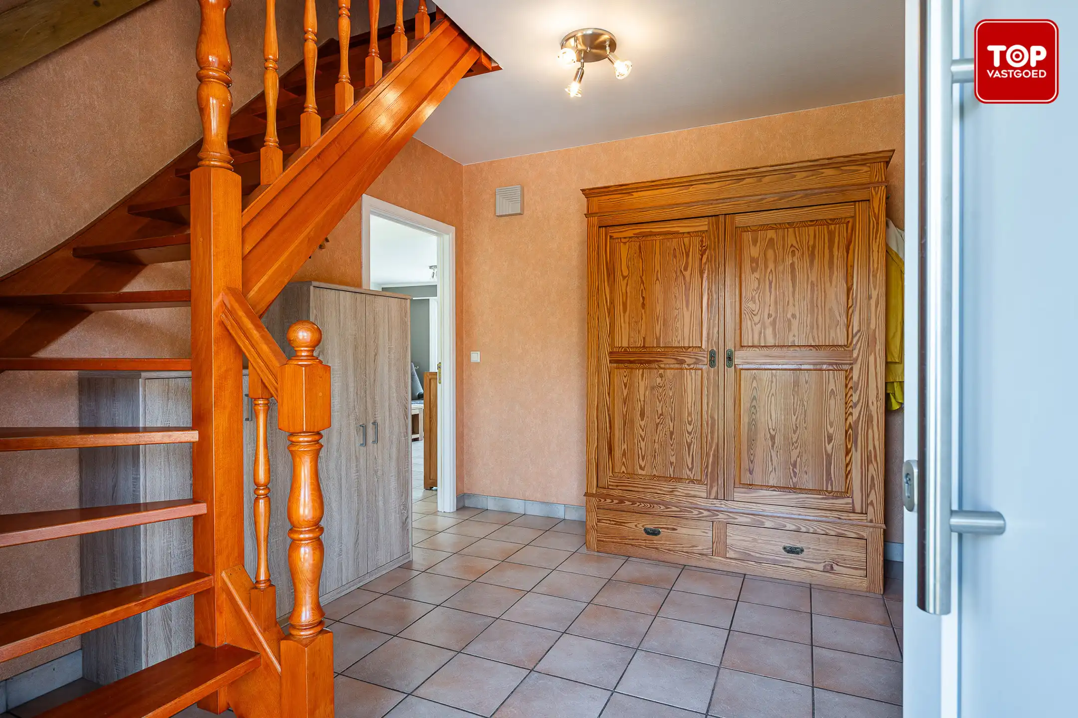 Instapklare woning met 3 slaapkamers in doodlopende straat.  foto 3