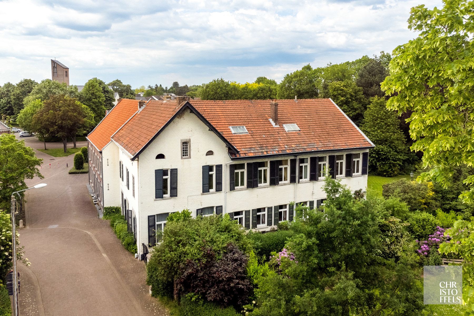 Monumentaal herenhuis (719m²) met uitzonderlijke parktuin van 2.118m² foto 1