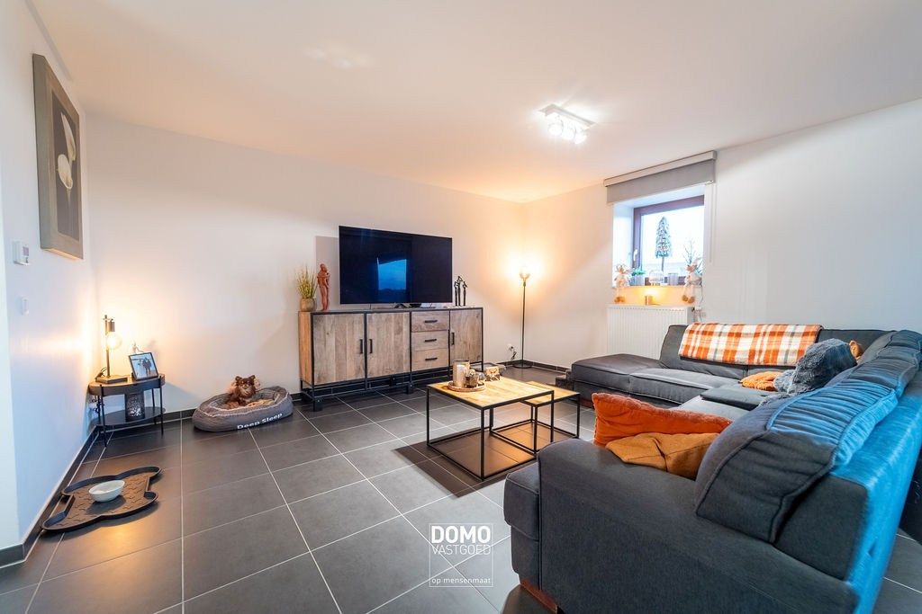 INSTAPKLAAR 2 SLAAPKAMER APPARTEMENT MET PRACHTIG RUIM TERRAS TE BILZEN CENTRUM foto 4