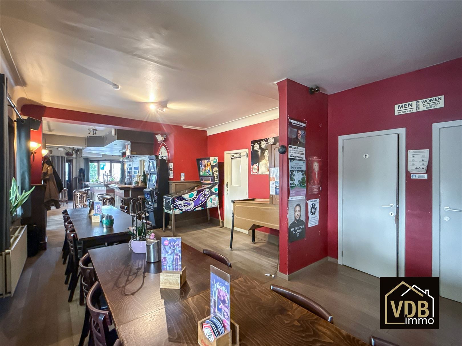 HANDELSHUIS MET WOONST foto 11