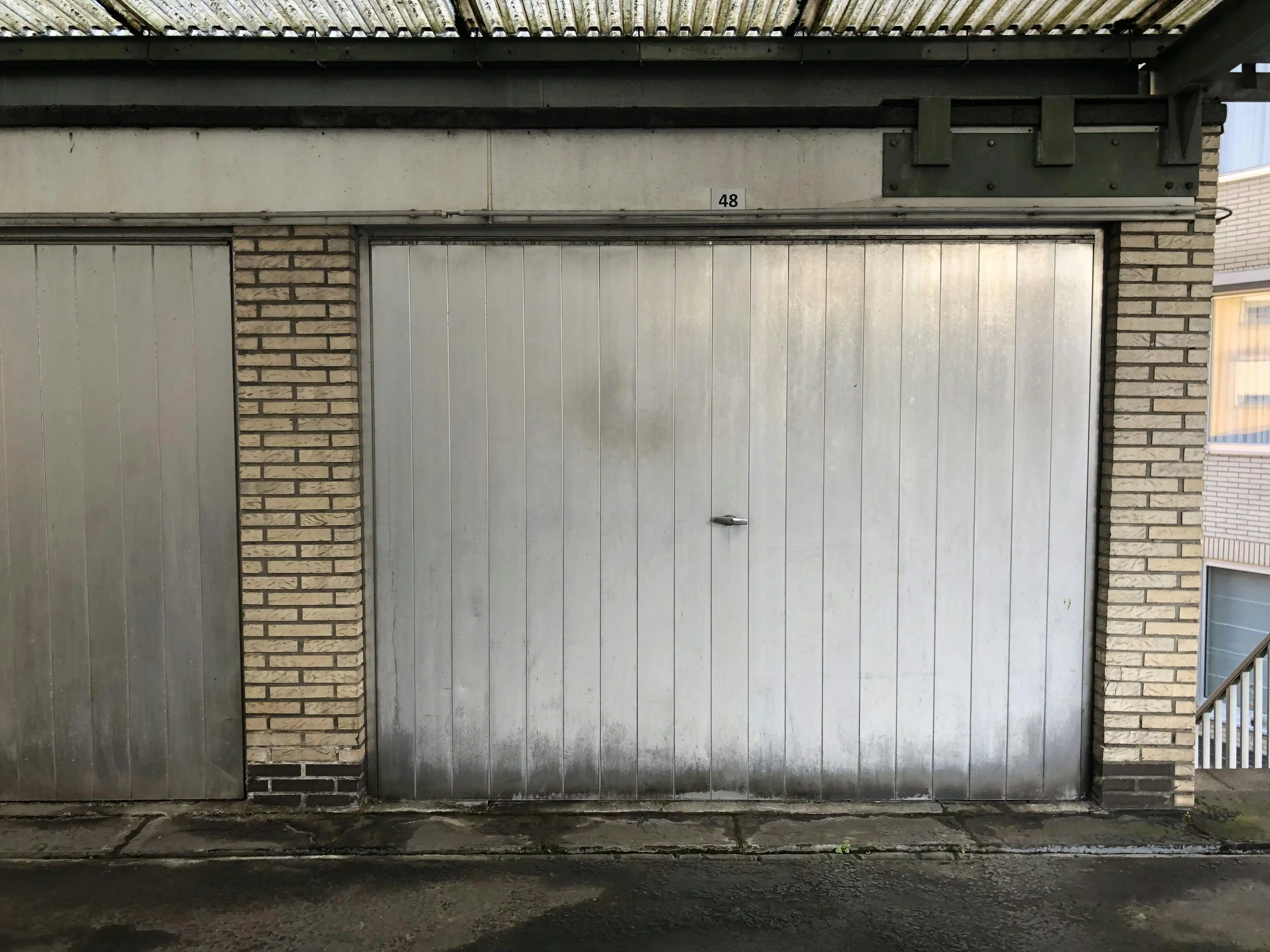 Garage te koop op een centrale ligging te Roeselare! foto 2