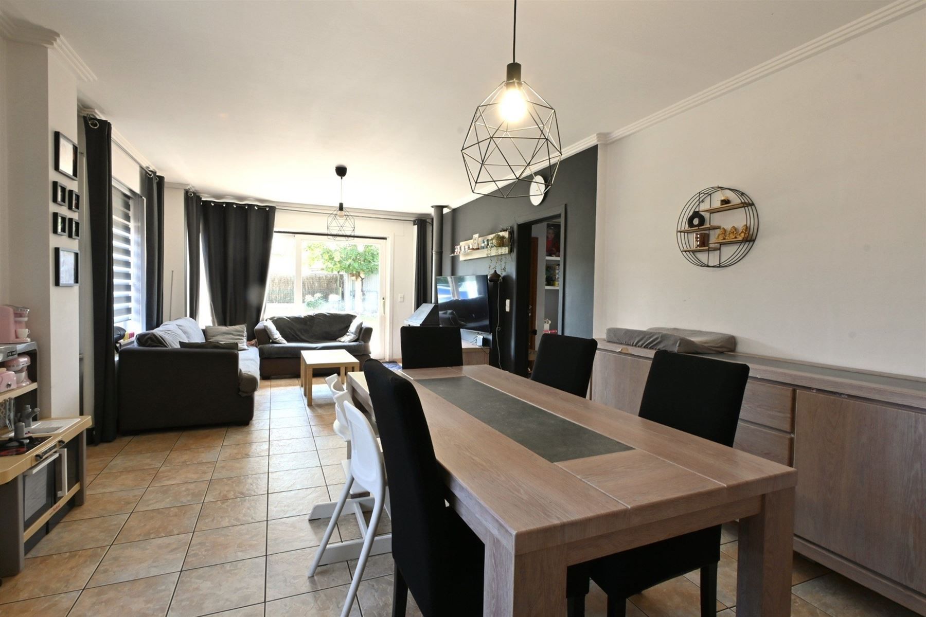 Instapklare woning met drie slaapkamers op 485 m² foto 3