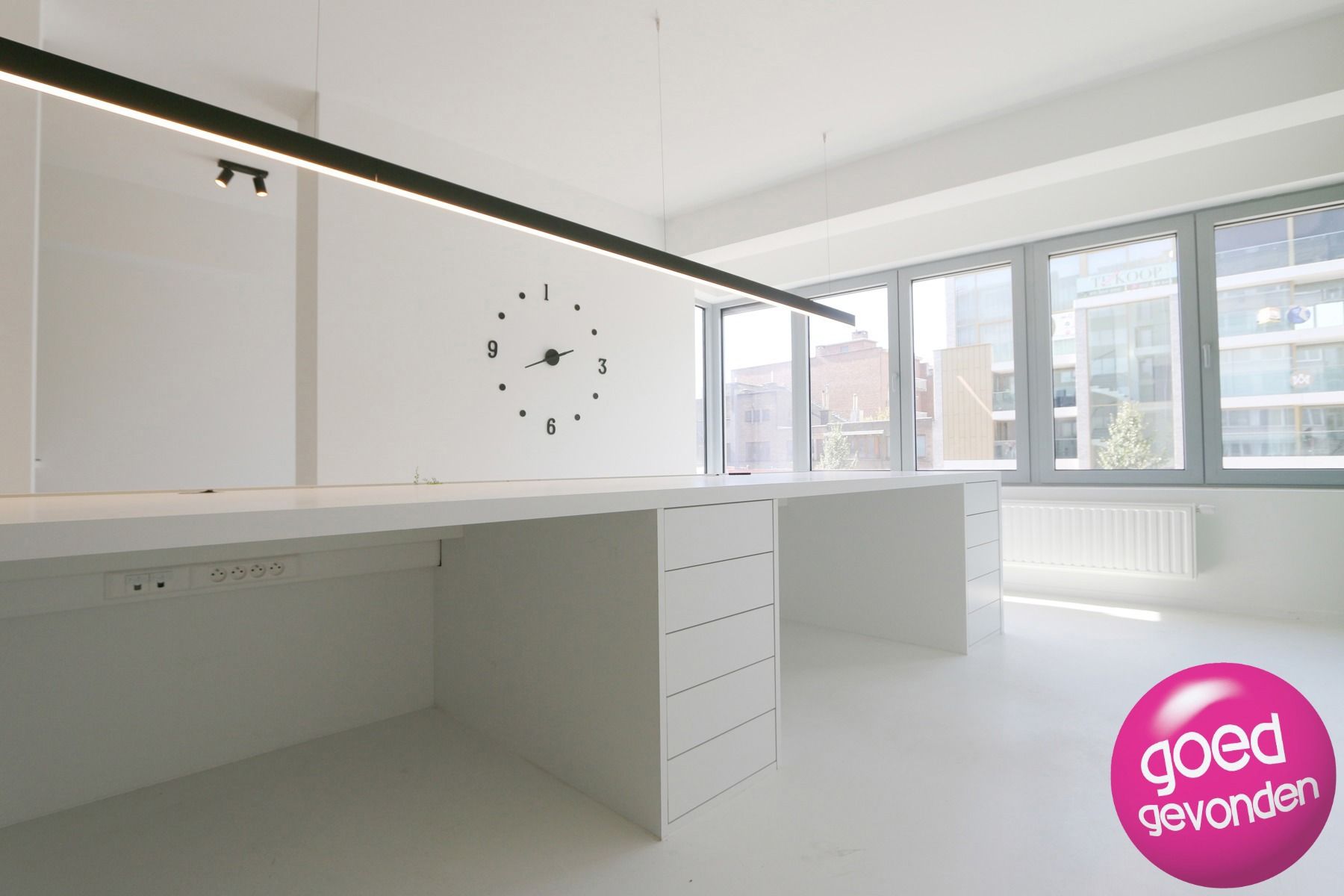 PLUG-IN modern kantoor + veel passage foto 11