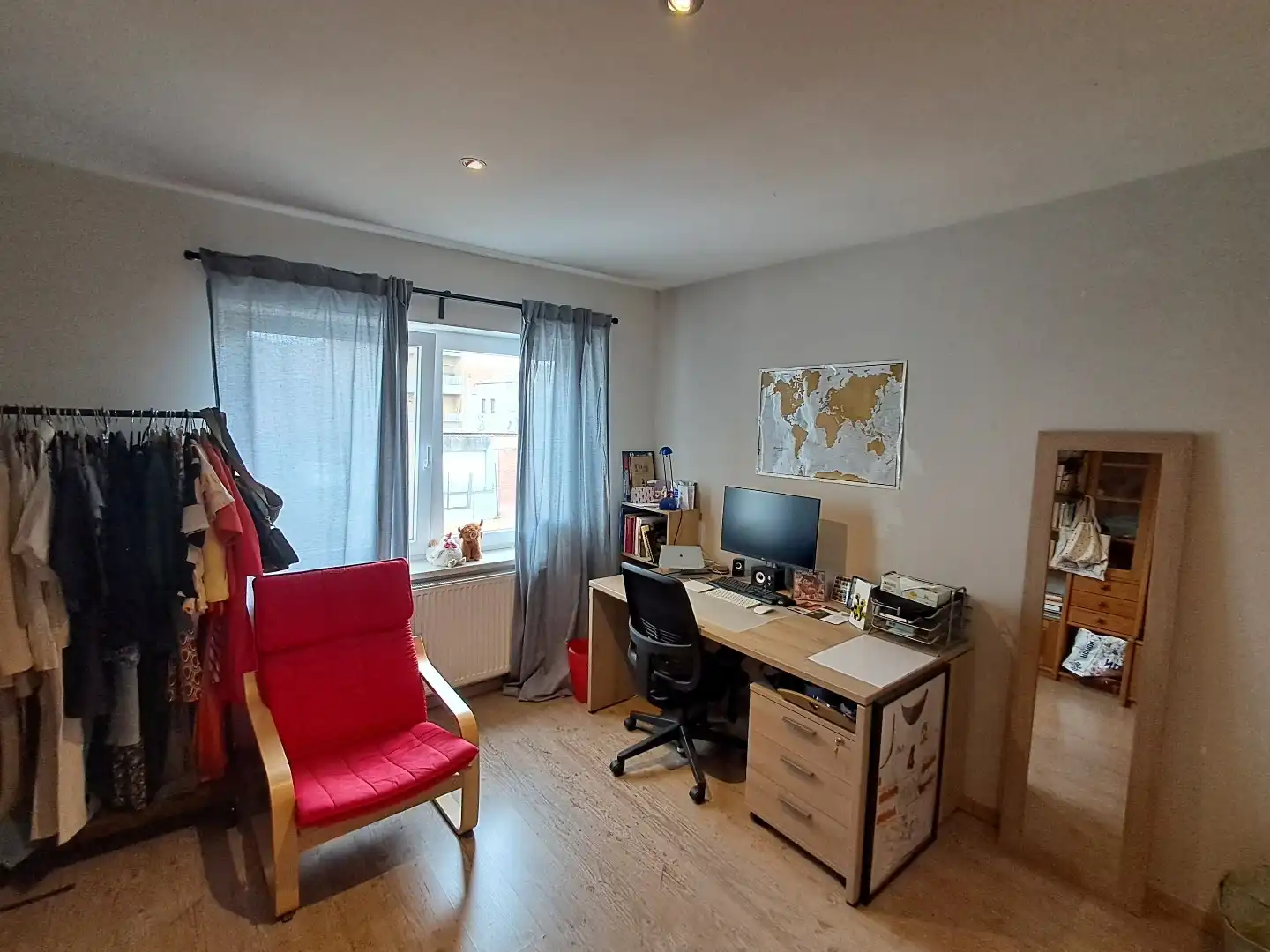  Ruime woning in Sint-Kruis foto 11