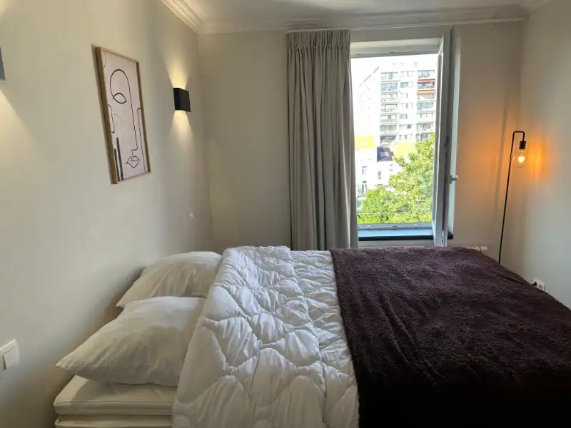 --- NOUVEAU --- Ce charmant appartement meublé d’environ 50 m² combine parfaitement confort et fonctionnalité. foto 3