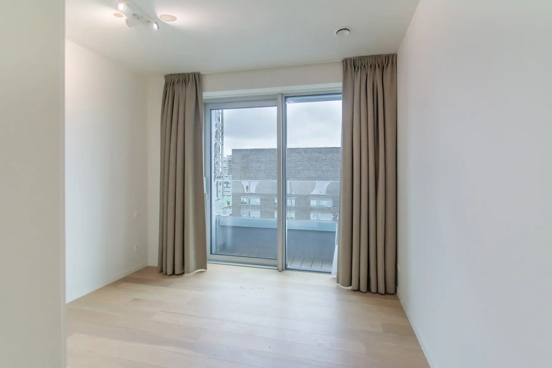 Gezellig 2-slaapkamer app. met groot terras foto 10
