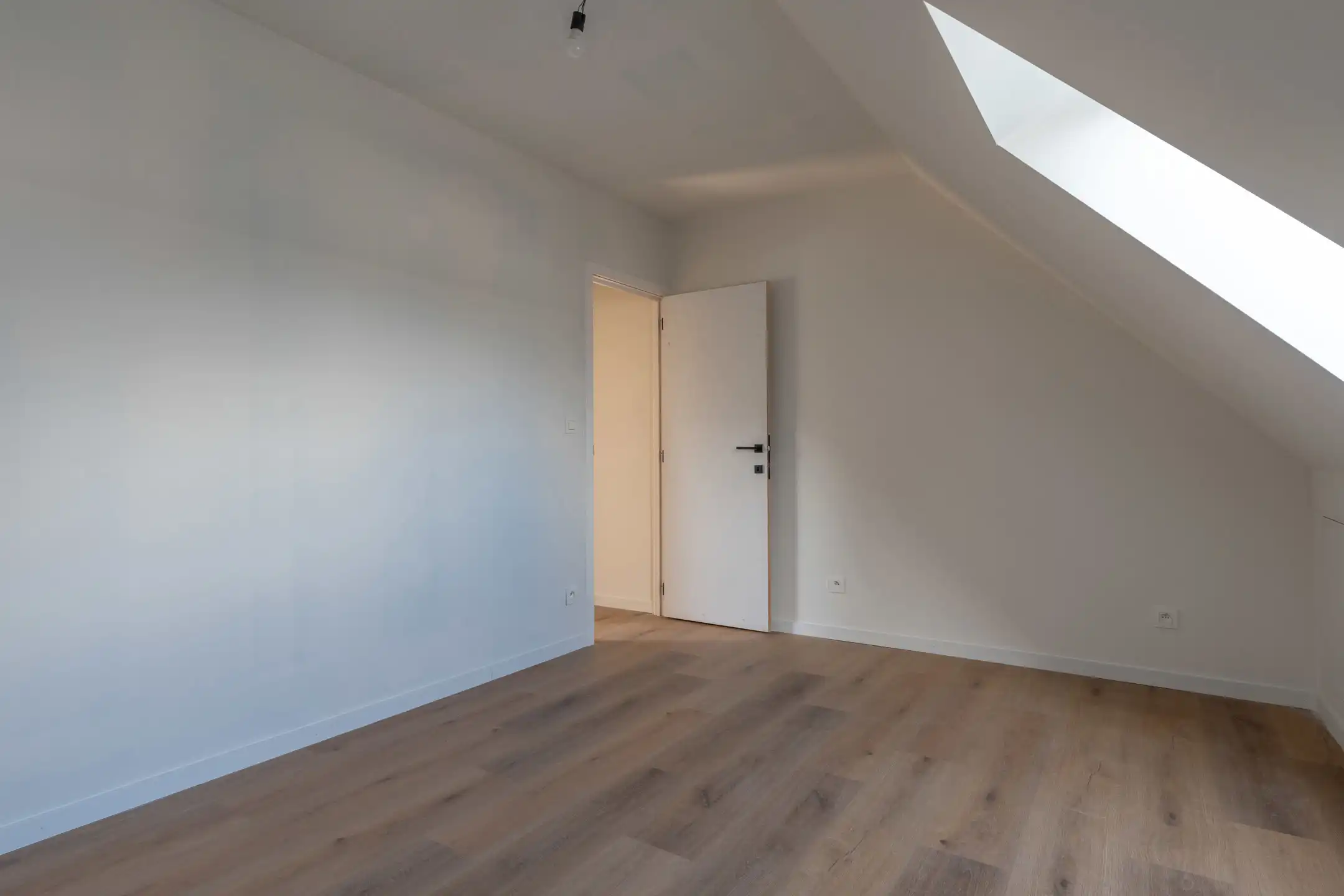 Vernieuwbouwwoning ('26) met 3 slpk op 306 m²met achteringang foto 24