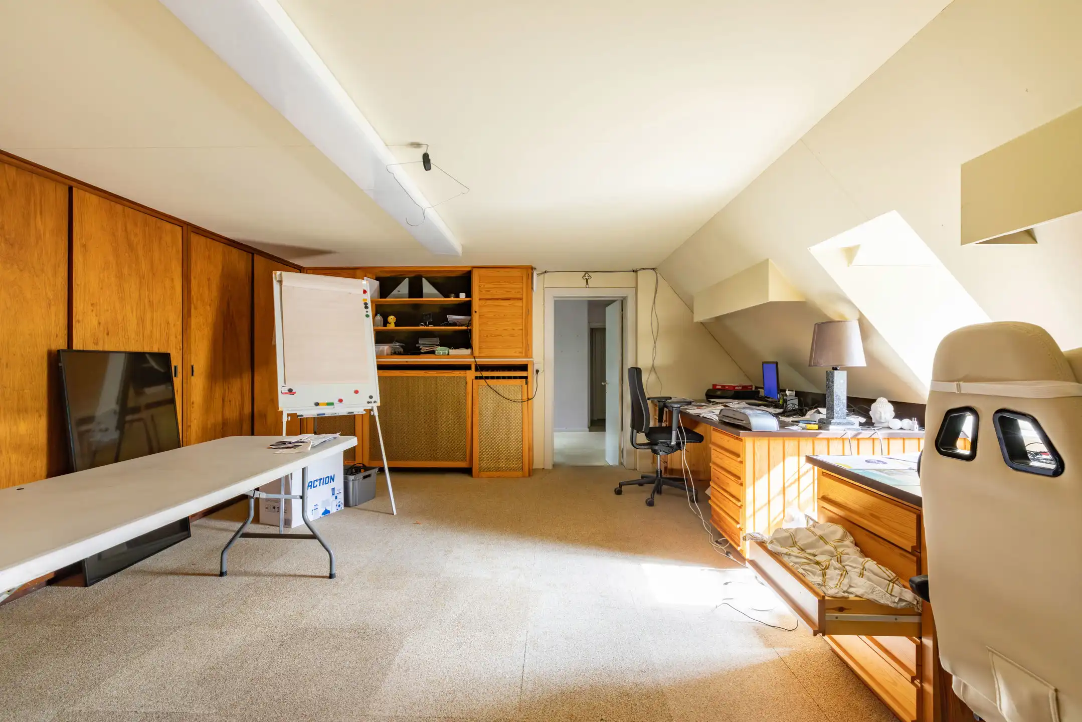 Riante te renoveren villa met grote tuin in centrum Rumbeke foto 19