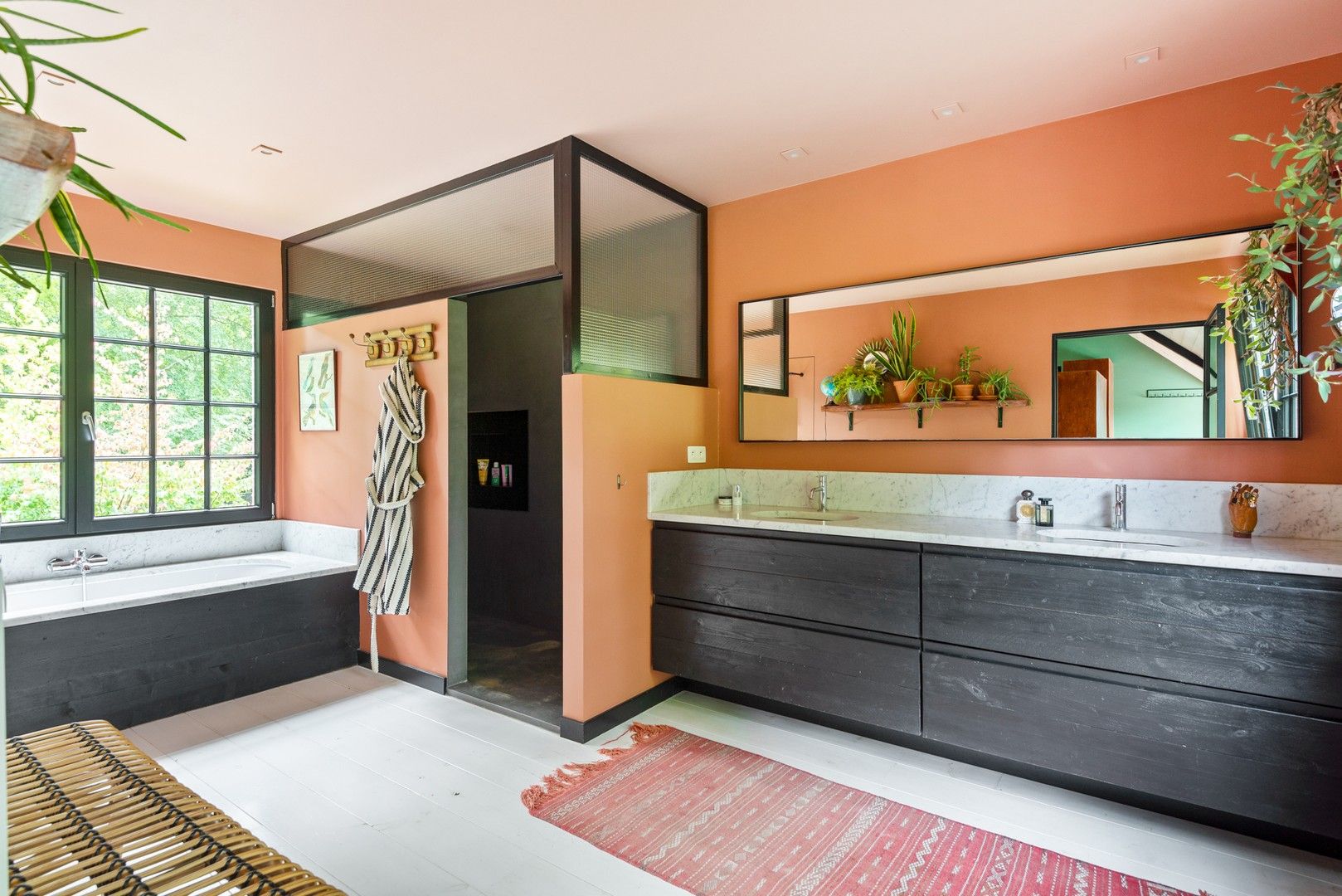 Stijlvolle, vrijstaande villa met zonnige tuin en zwemvijver foto 23