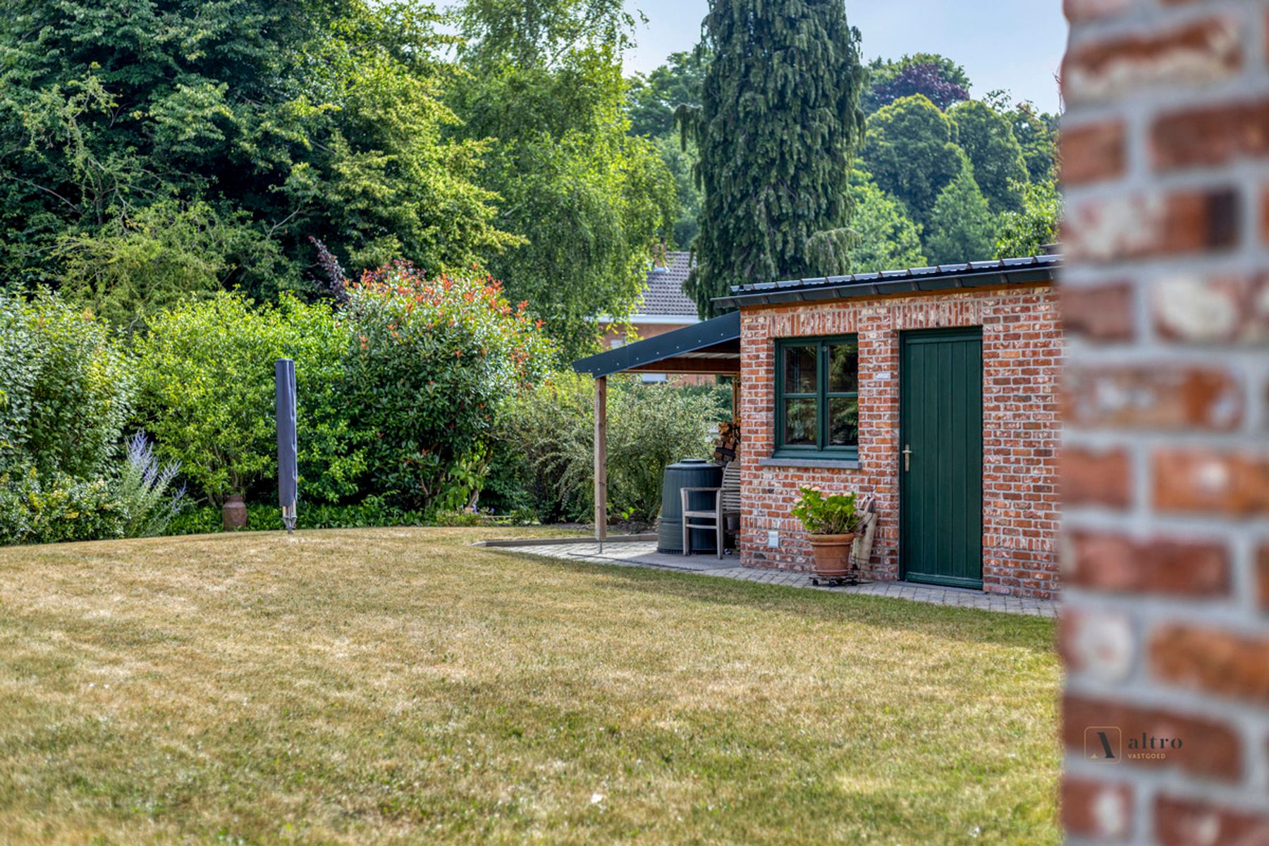 Prachtige en instapklare villa in landelijke stijl  foto 34