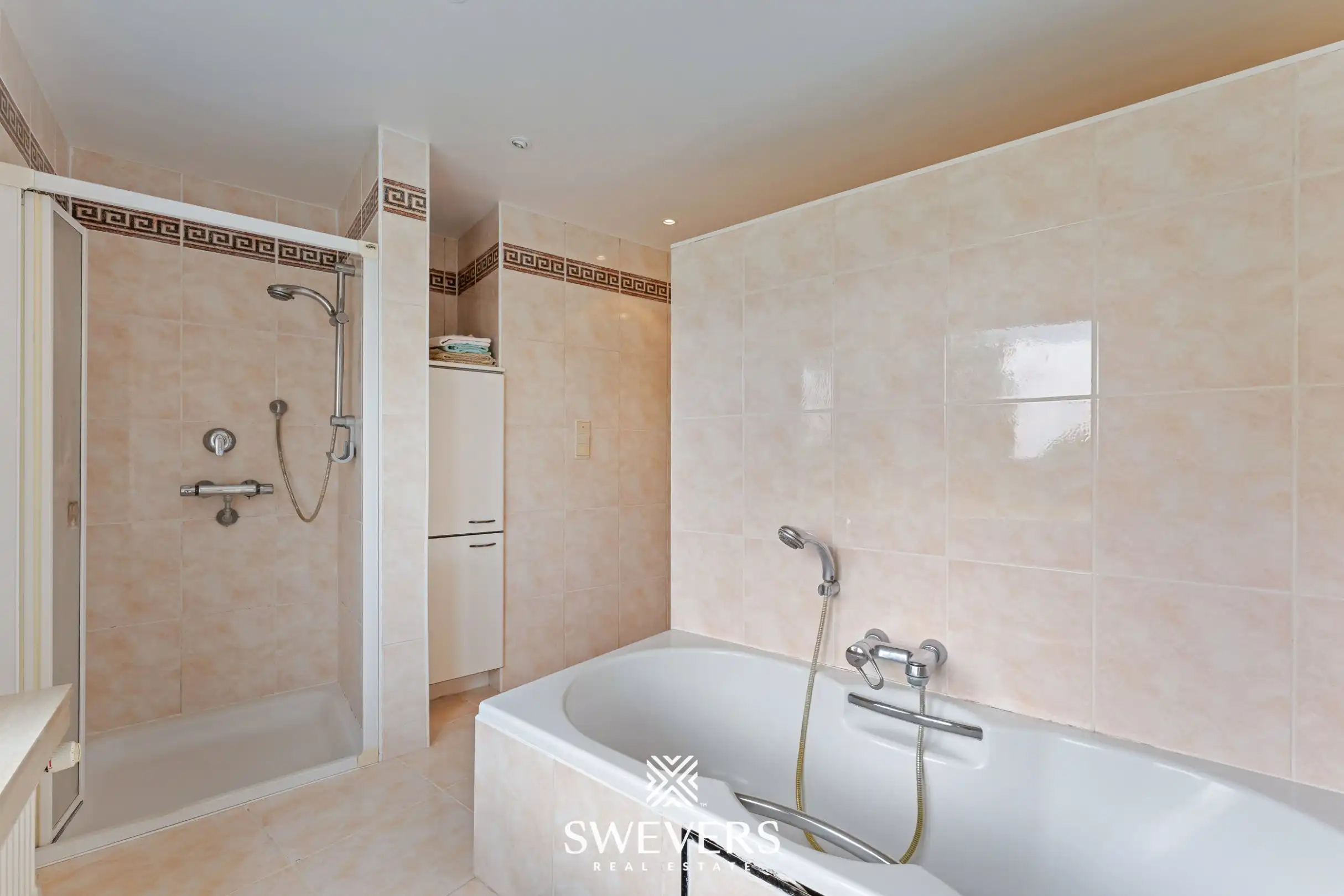 Statige villa met 57a 24ca grond en eindeloos potentieel foto 23