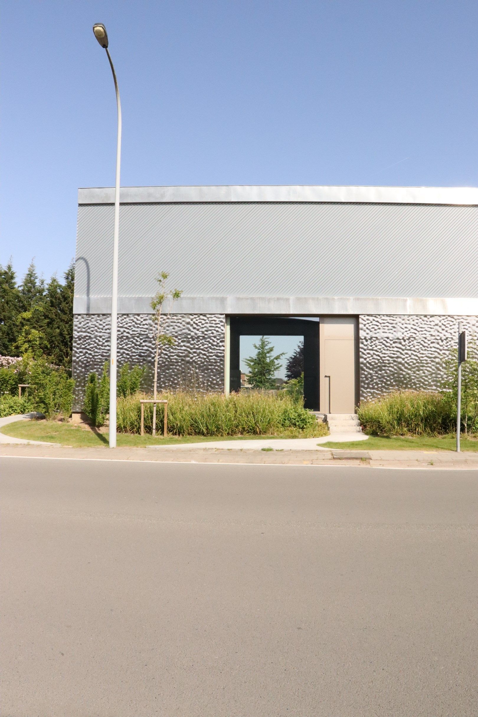 Nieuwbouwmagazijn van 187 m² met commerciële etalage foto 3
