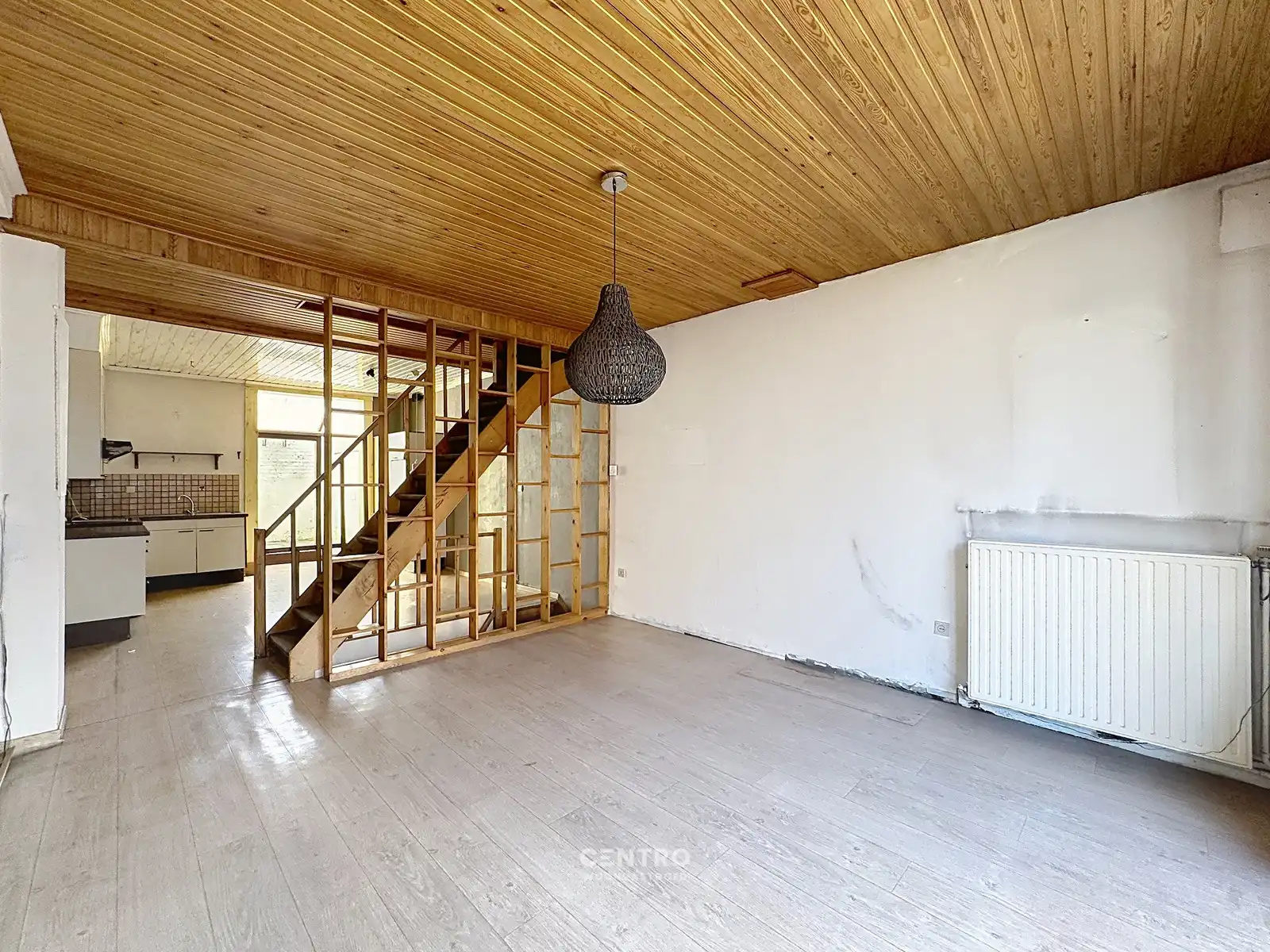Betaalbare woning met 4 slpks, garage én terras te Blankenberge! foto 3