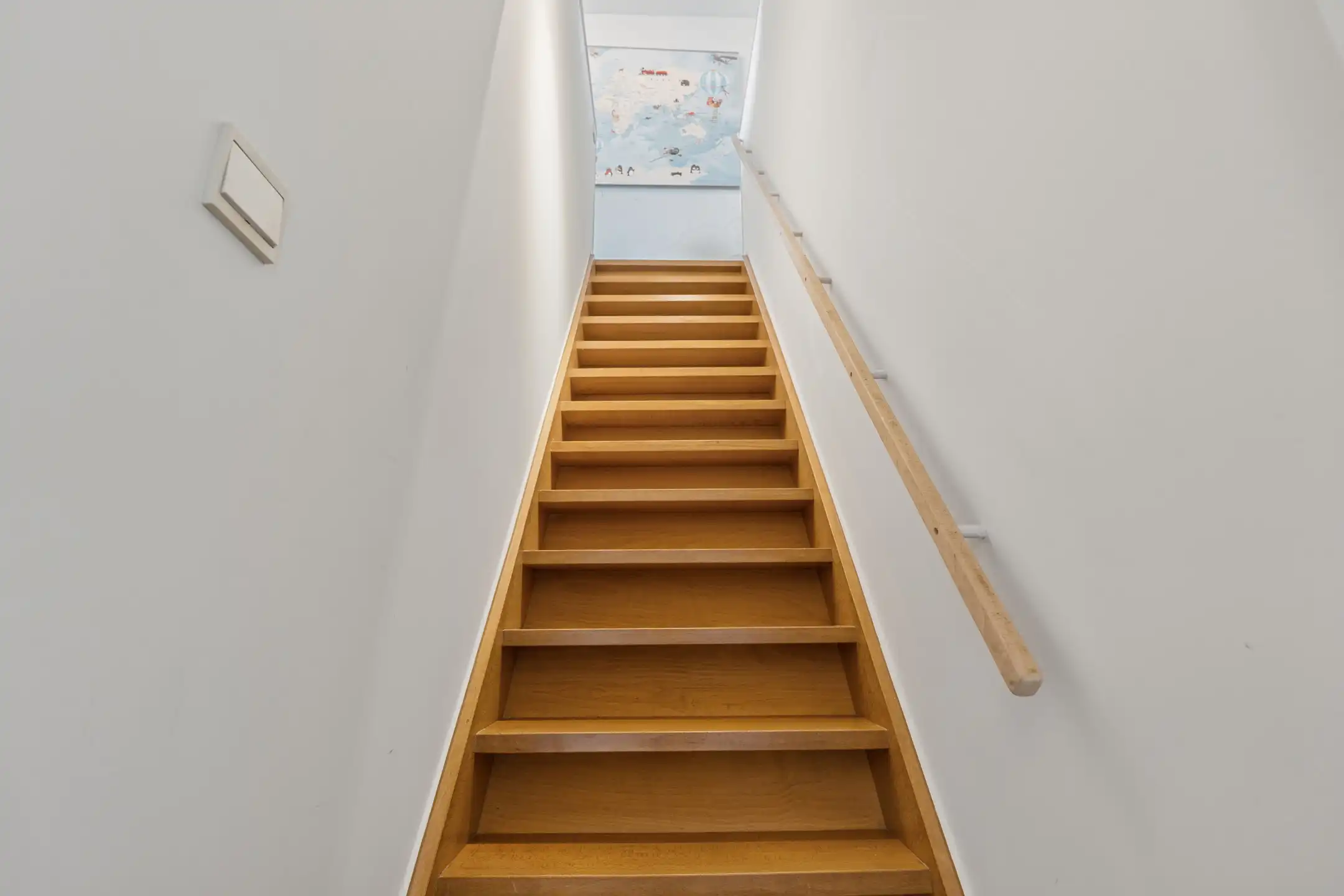 Instapklare gerenoveerde 2-gevelwoning op gunstige locatie foto 21