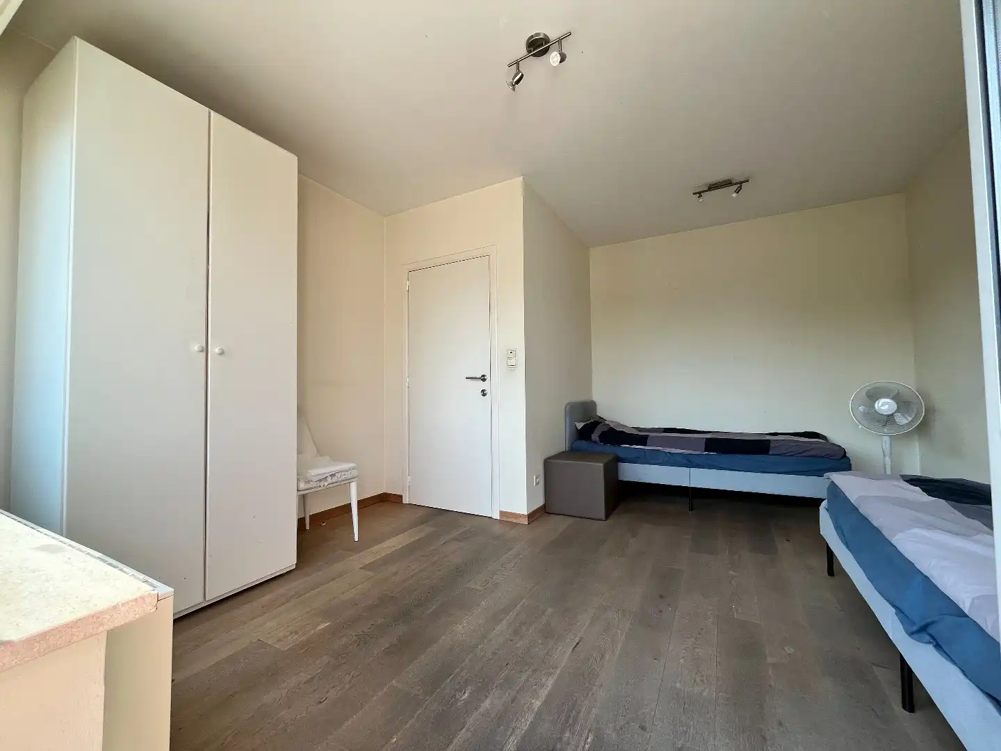 Comfortabel appartement met terras en garage foto 14