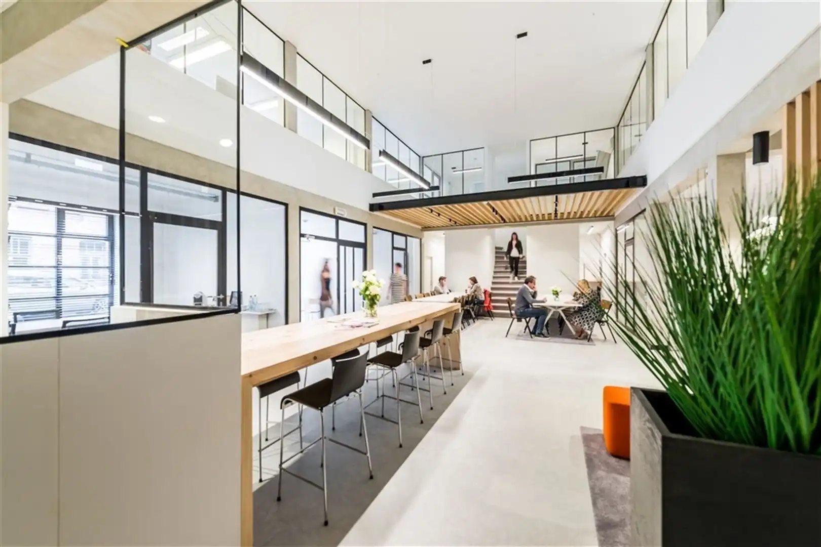 Full service kantoren centrum Gent foto {{pictureIndex}}