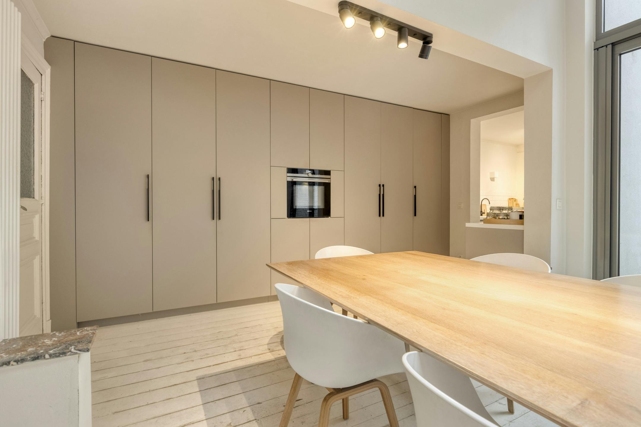 Ruim herenhuis te koop in Antwerpen foto 7