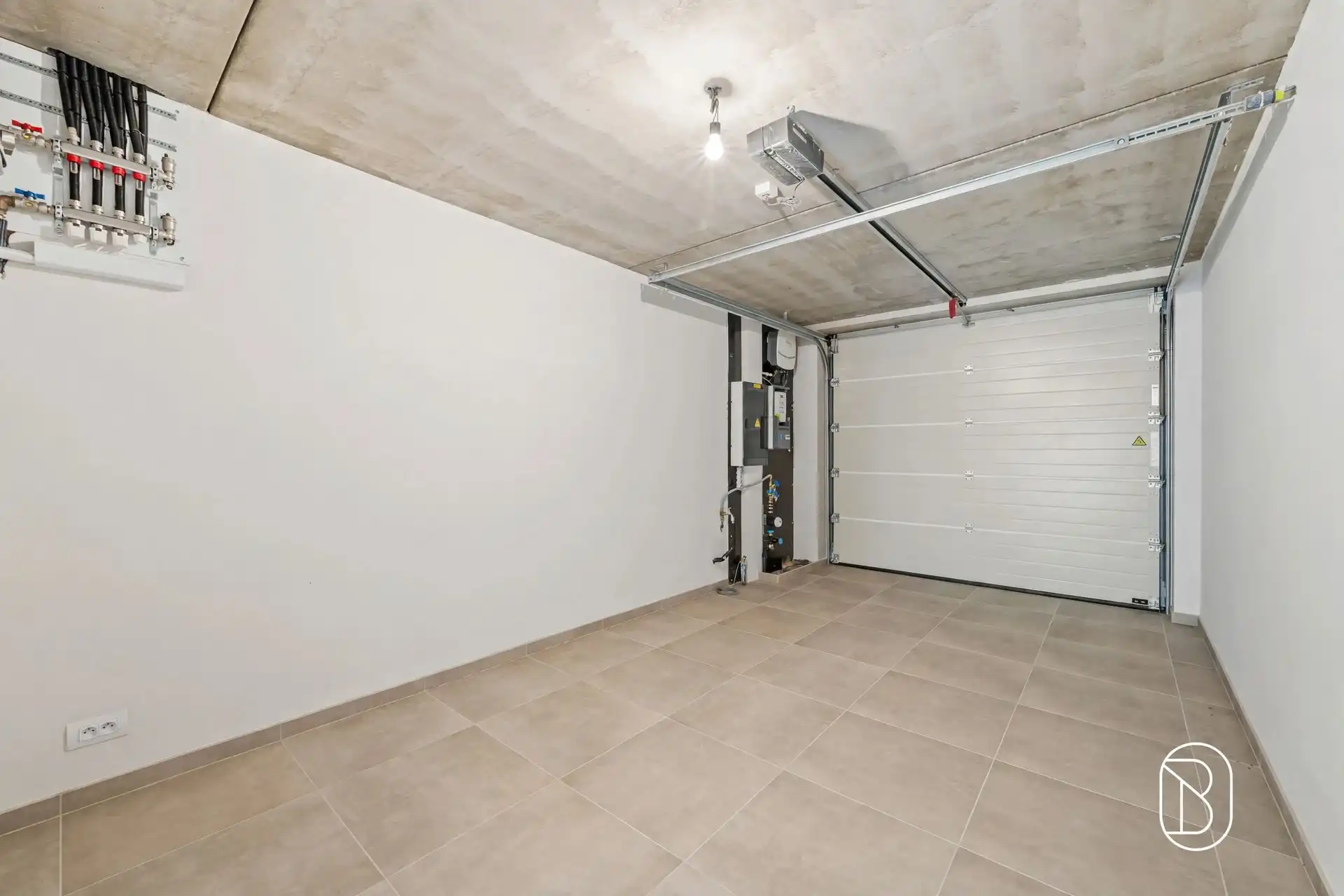Kwalitatieve moderne ruime nieuwbouwwoning HOB met 3 SLK! foto 22