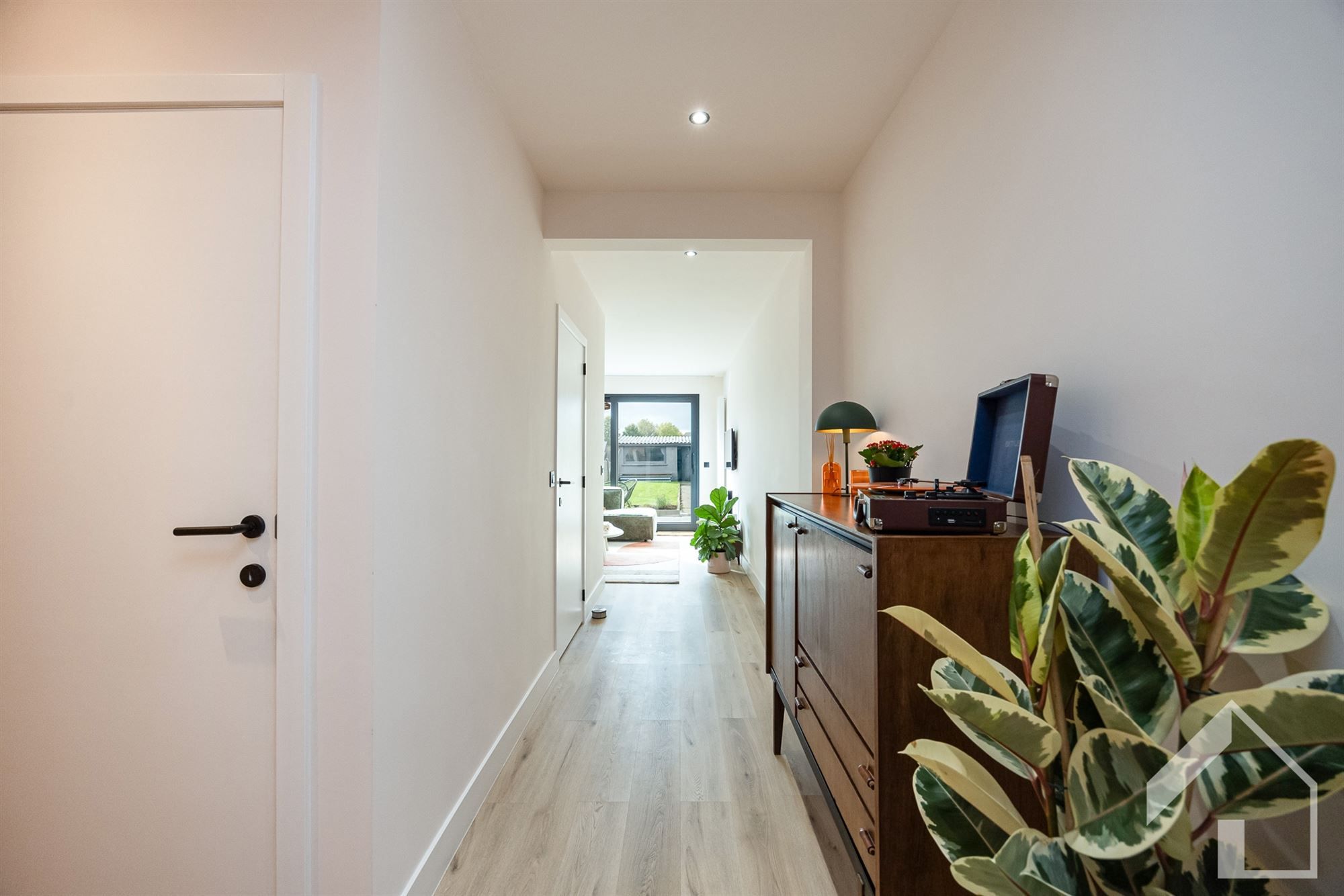 Prachtig gerenoveerde rijwoning! foto 8