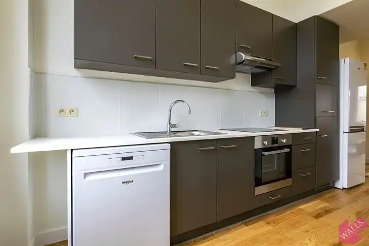 Wonen aan de voet van het station te Berchem foto 2