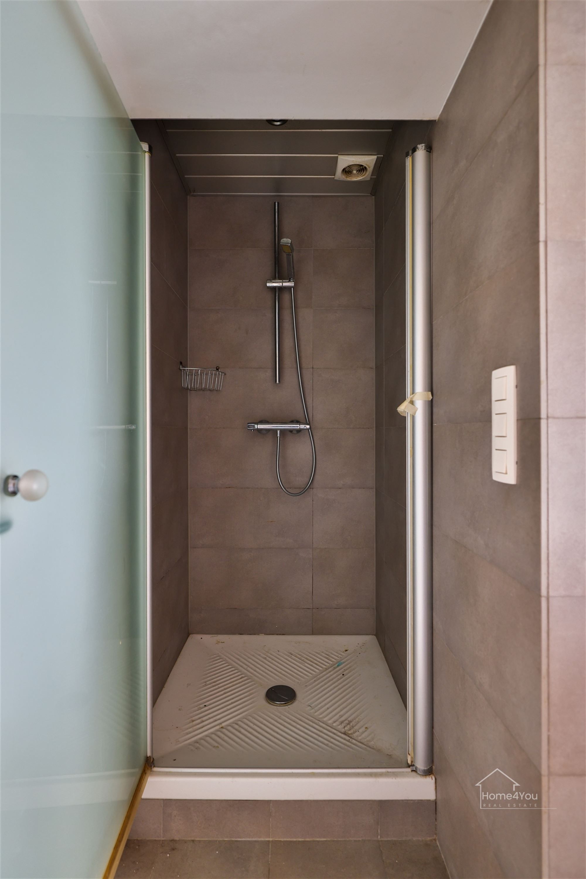 Opbrengsteigendom met 2 vergunde app. en garages foto 31