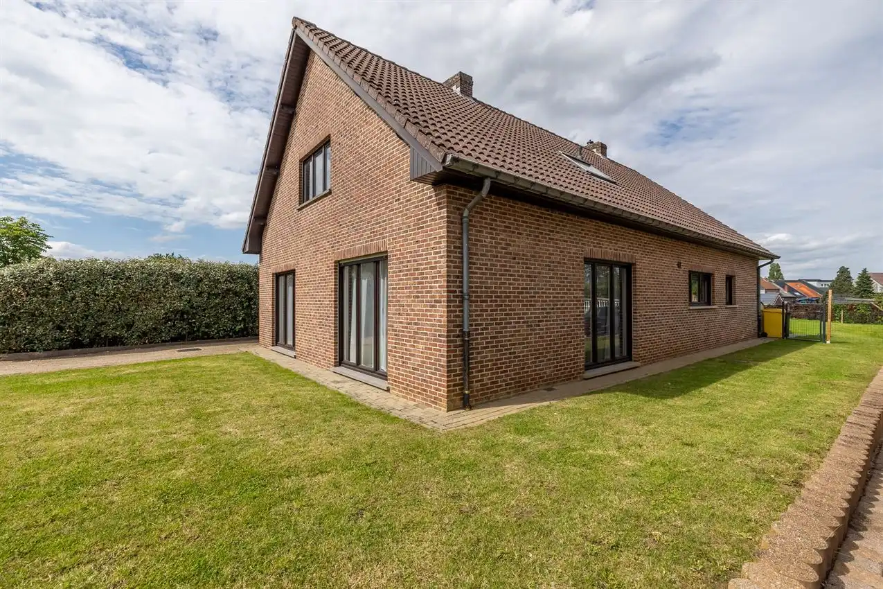 Mooie, ruime villawoning met leuke tuin op rustige locatie foto 36
