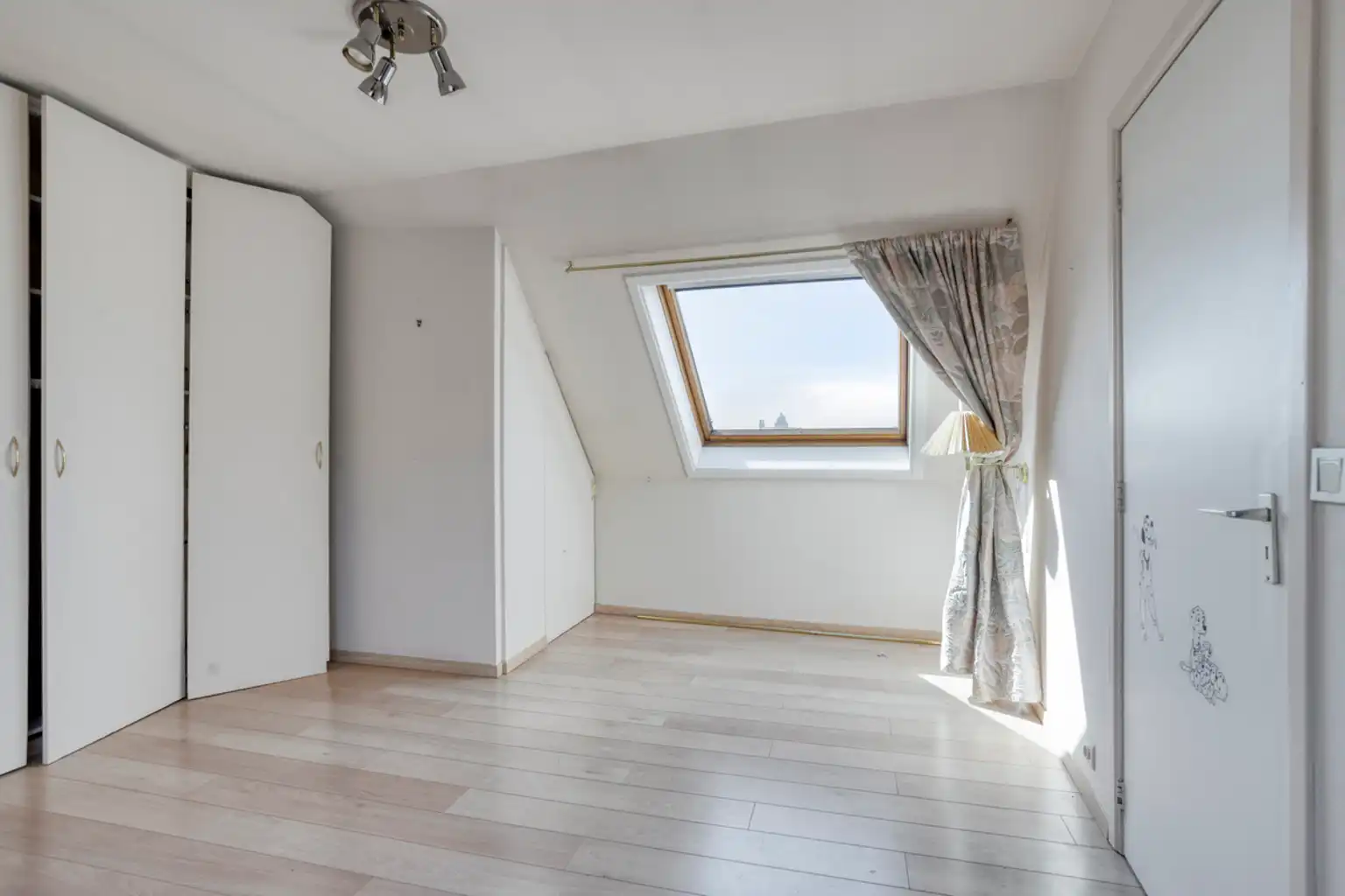 Zeer ruime duplex met 4 slaapkamers en terrassen in Jette foto 26