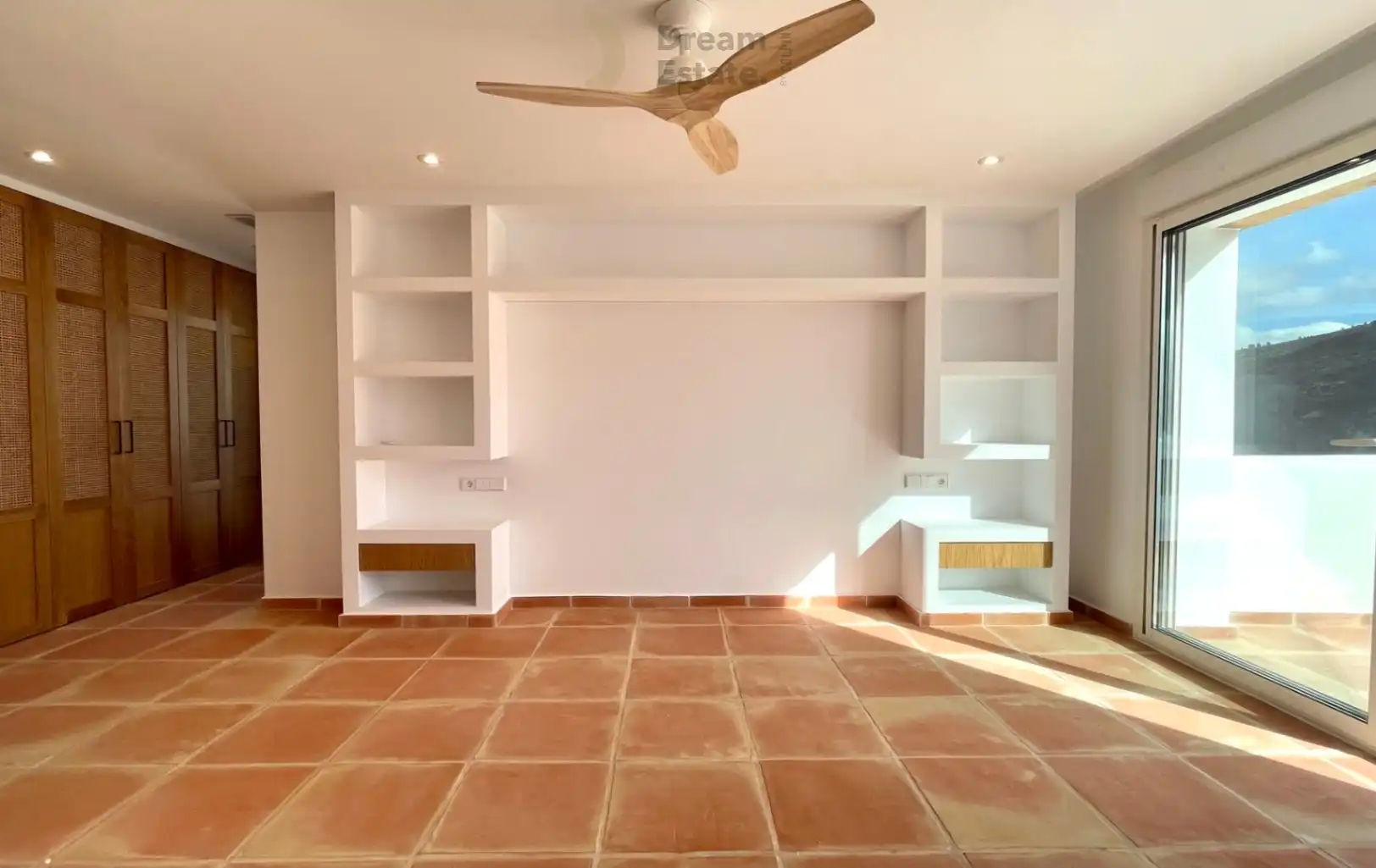 Luxe Ibiza-Style Villa met Panoramisch Bergzicht foto 23