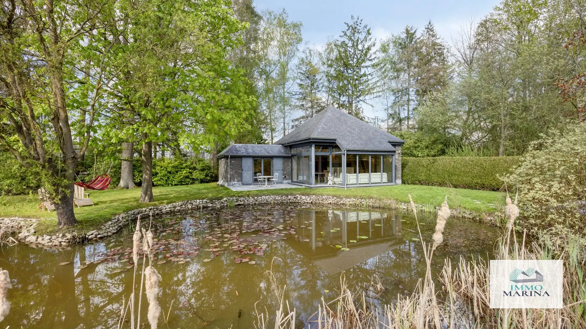 Charmante bungalow op een uitzonderlijk rustige ligging in Begijnendijk. foto 3