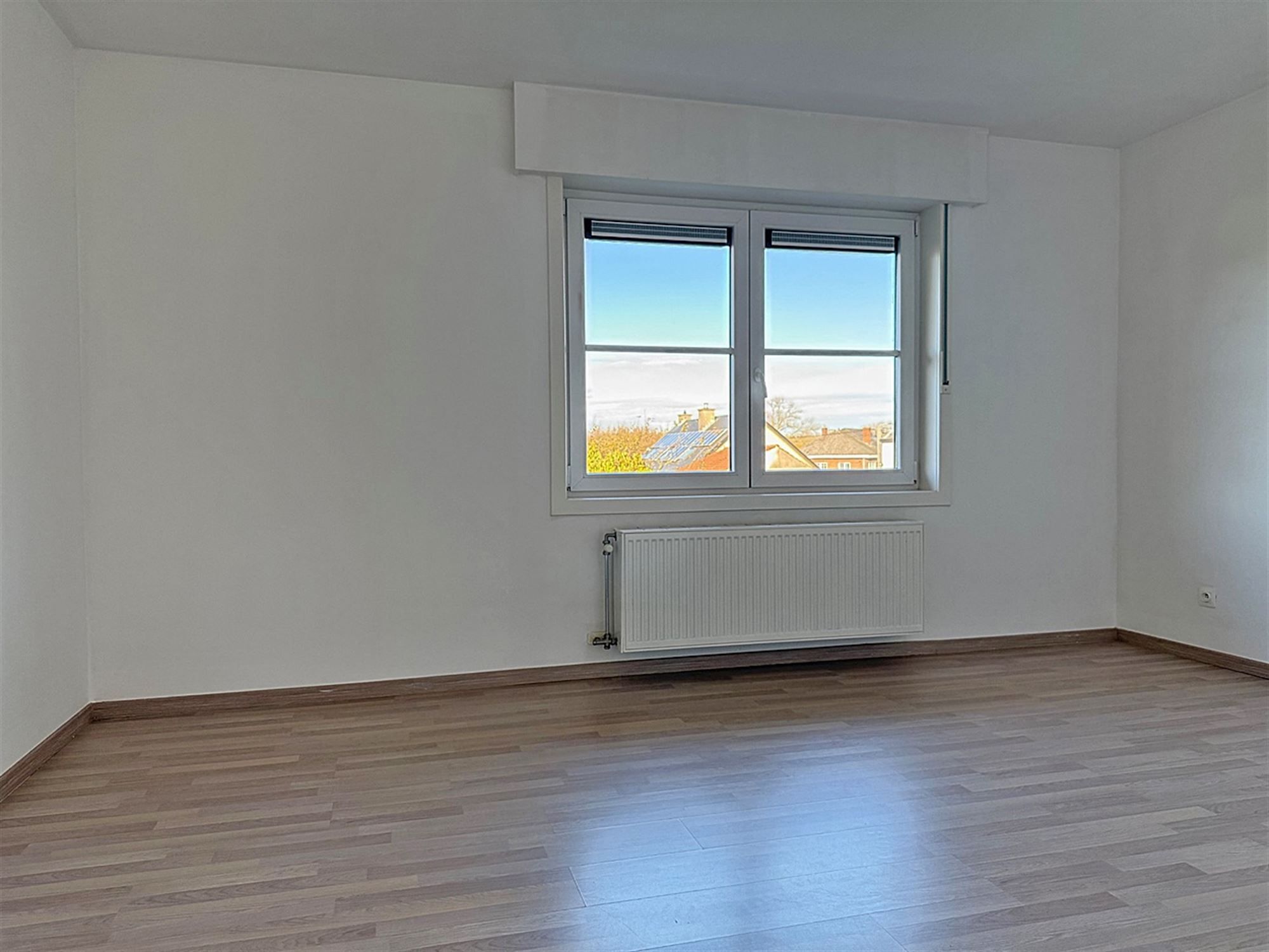 Instapklare HALFOPEN BEBOUWING met 3 slaapkamers, garage & tuin/terras  foto 9