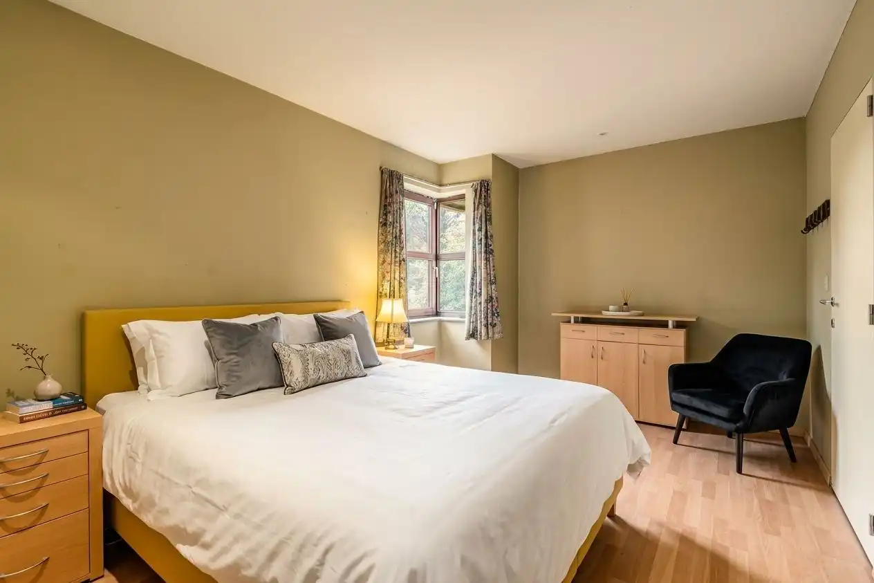 RUIME VILLA MET 340 M² BEW. OPP. AAN WOONPLEZIER, 3 ZONNETERRASSEN EN VOLLEDIG PRIVATE TUIN te Oostende ! foto 28