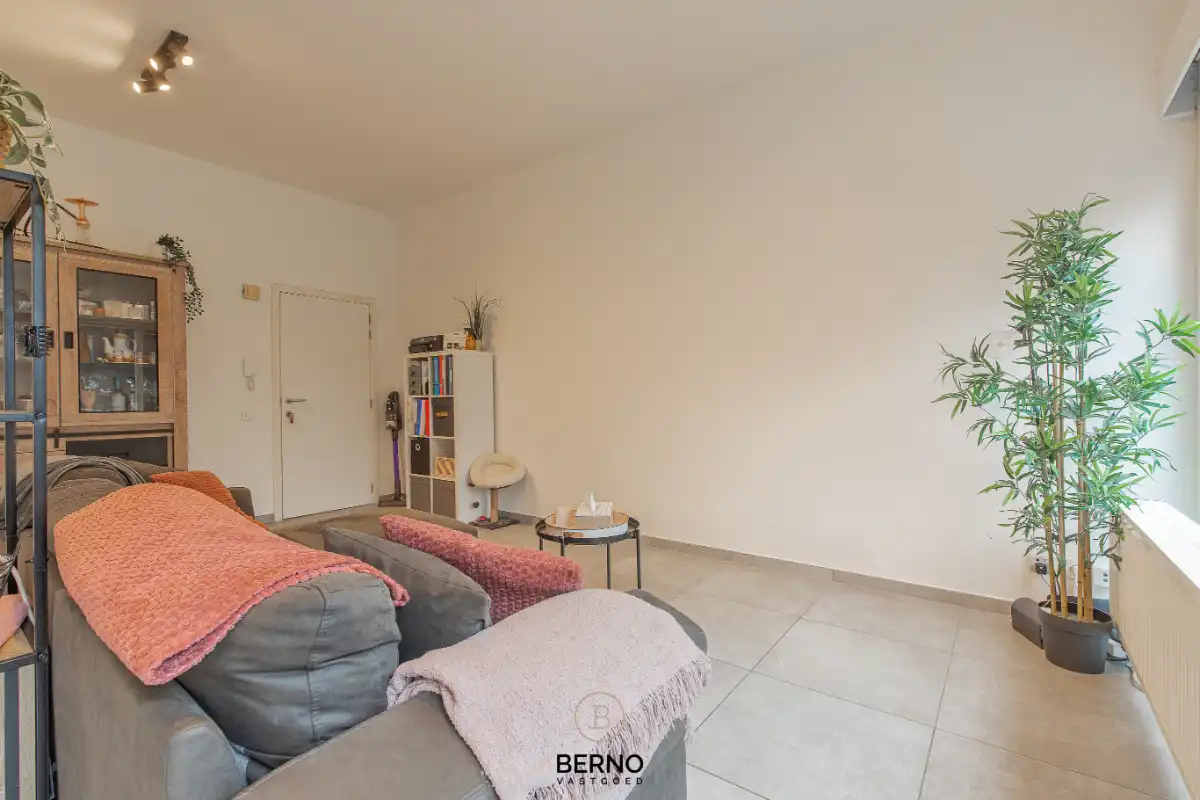 Gerenoveerd gelijkvloersappartement foto 4