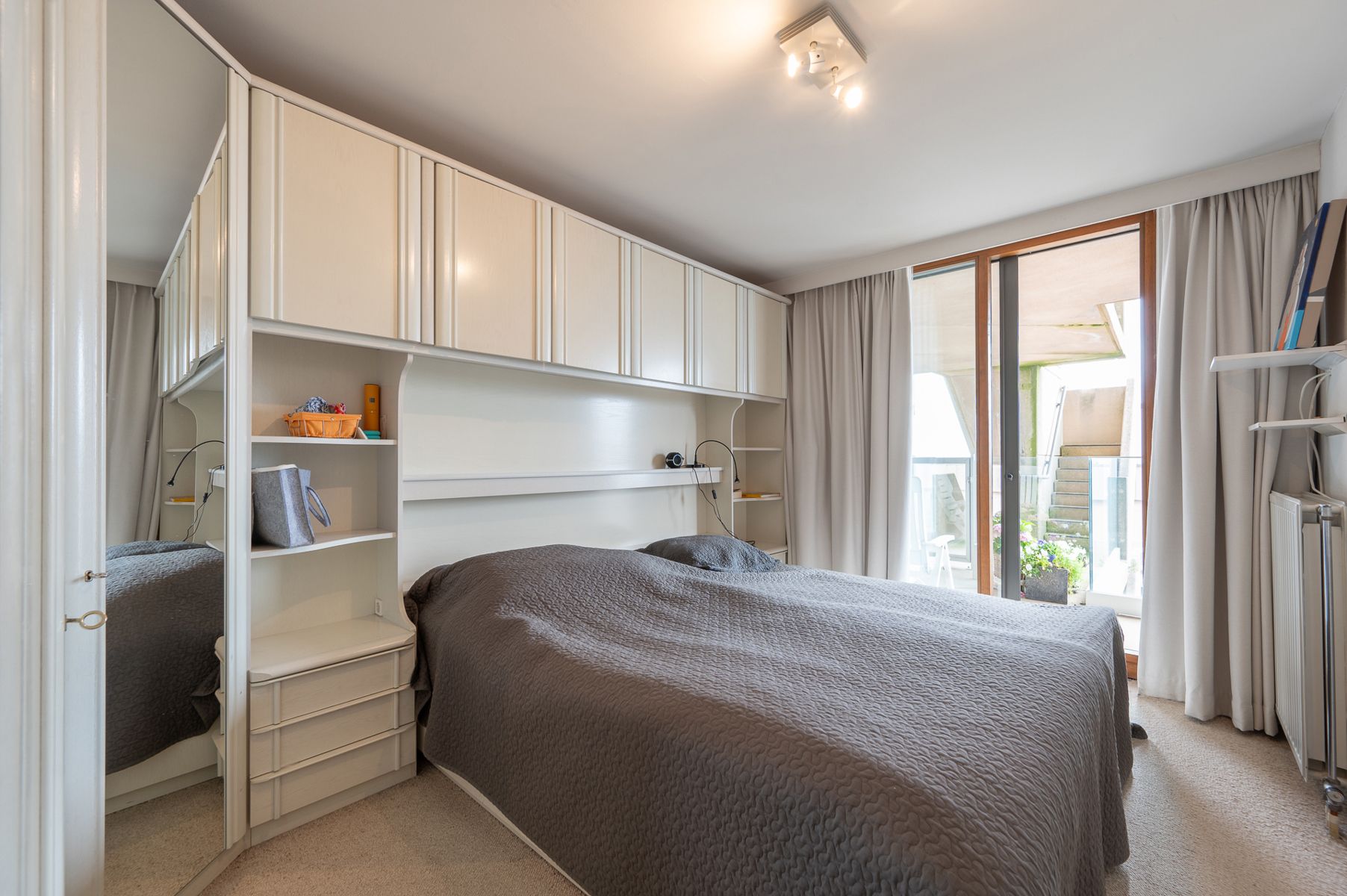 Ruim tweeslaapkamer appartement met prachtig frontaal zeezicht!  foto 7