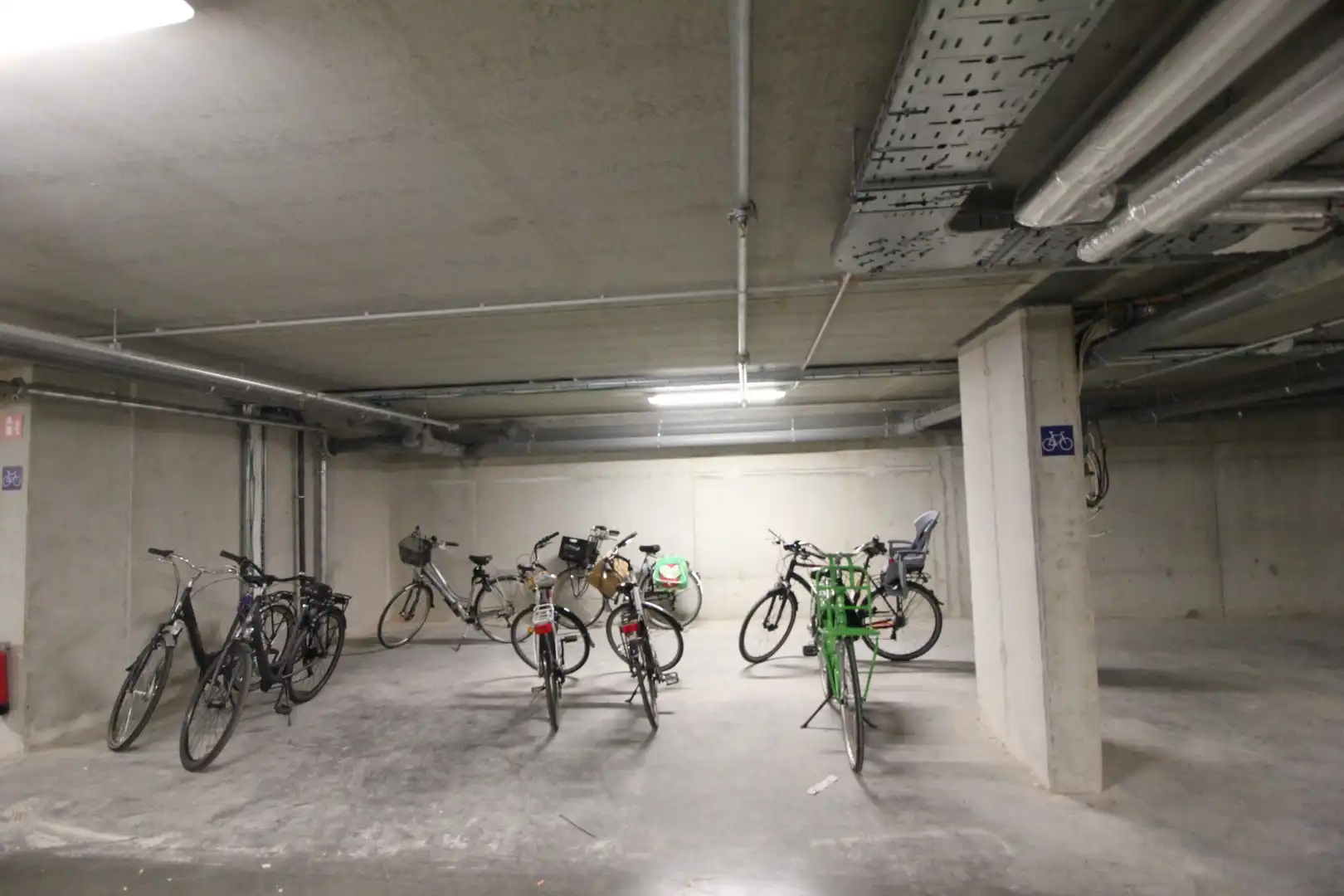 Recent app met 1 slpk, terras én autostaanplaats foto 9