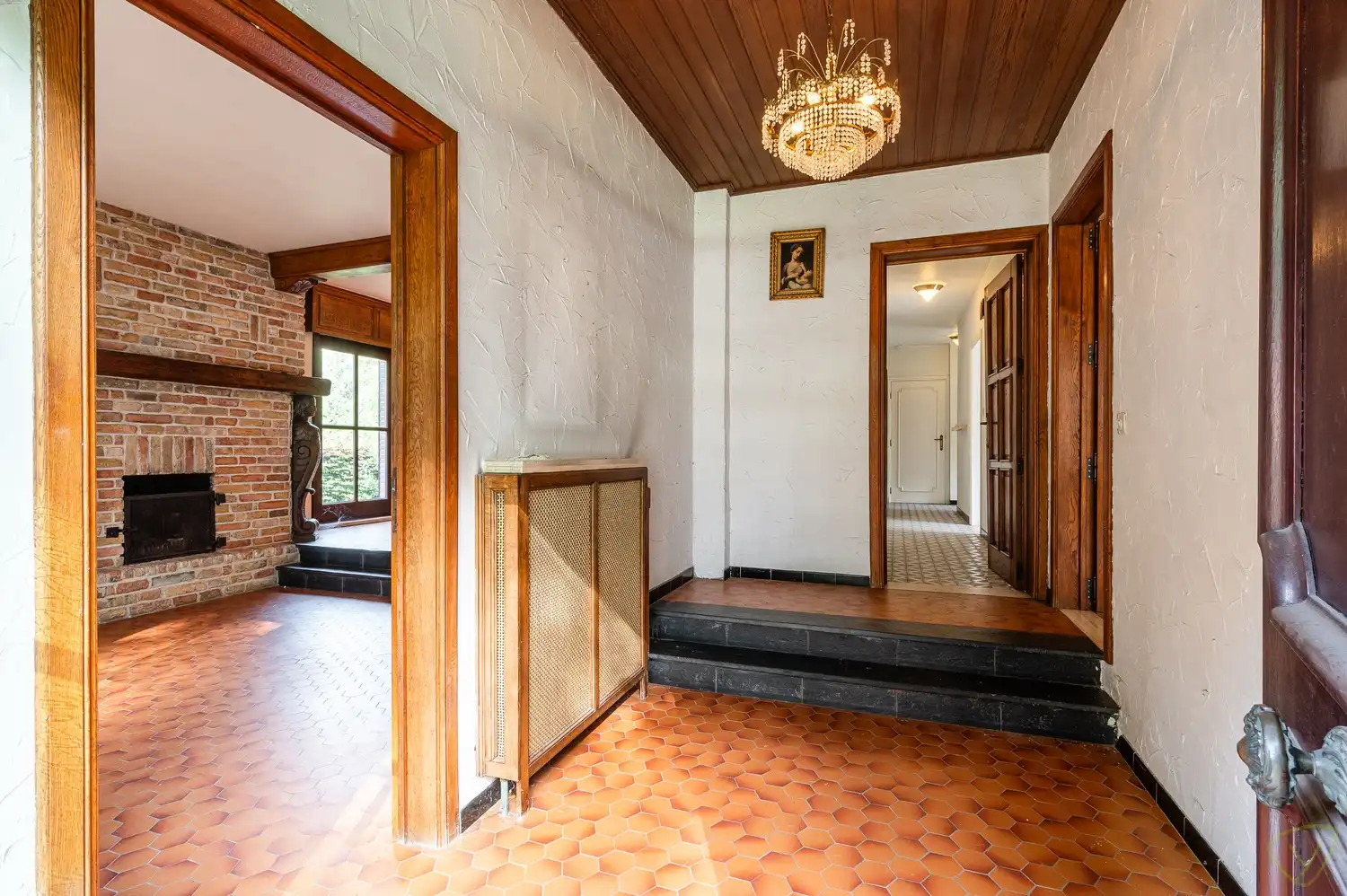 Vrijstaande villa op een uitzonderlijk groot perceel met bosgrond in Lembeke foto 3