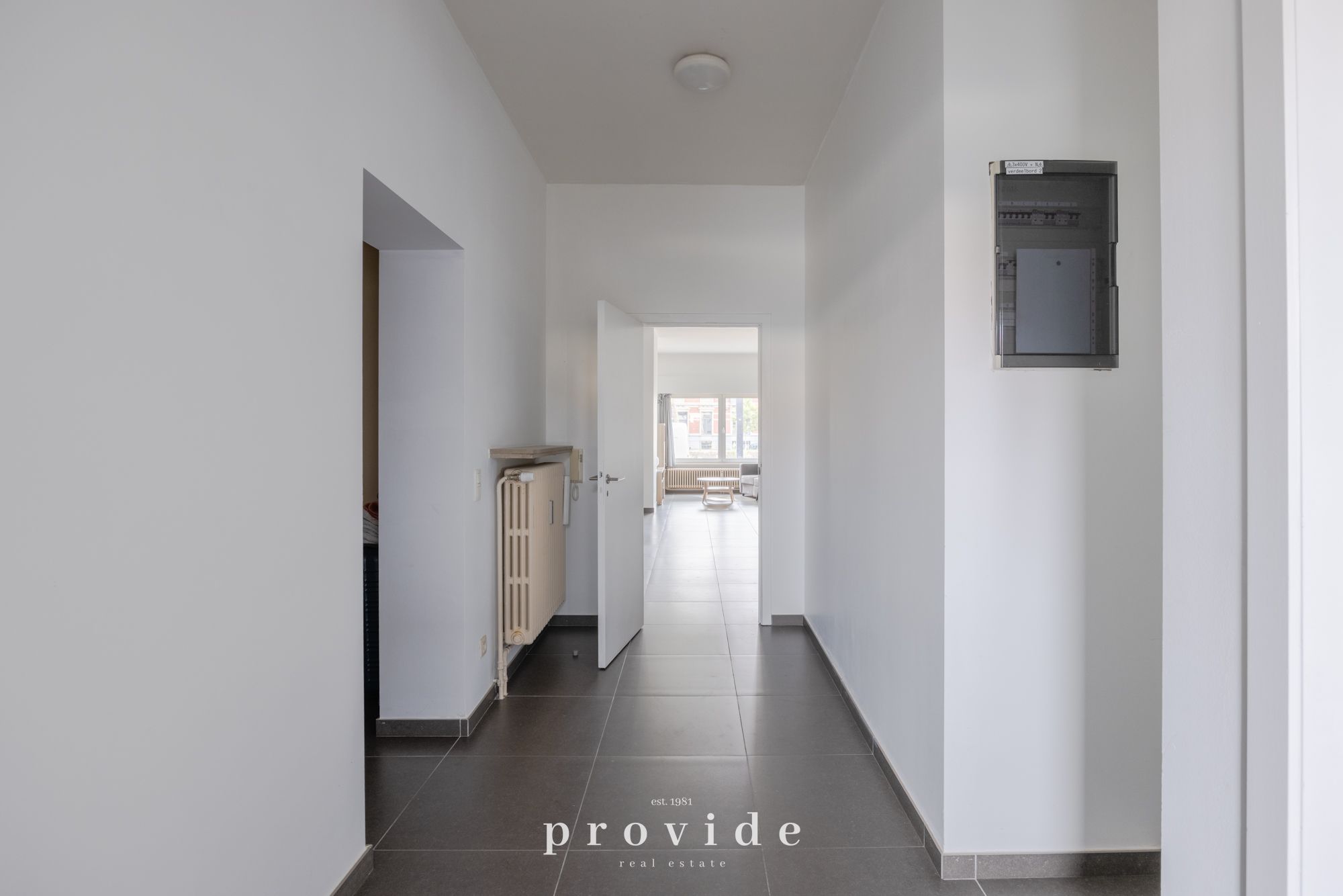 Ruim appartement op de Coupure foto 6
