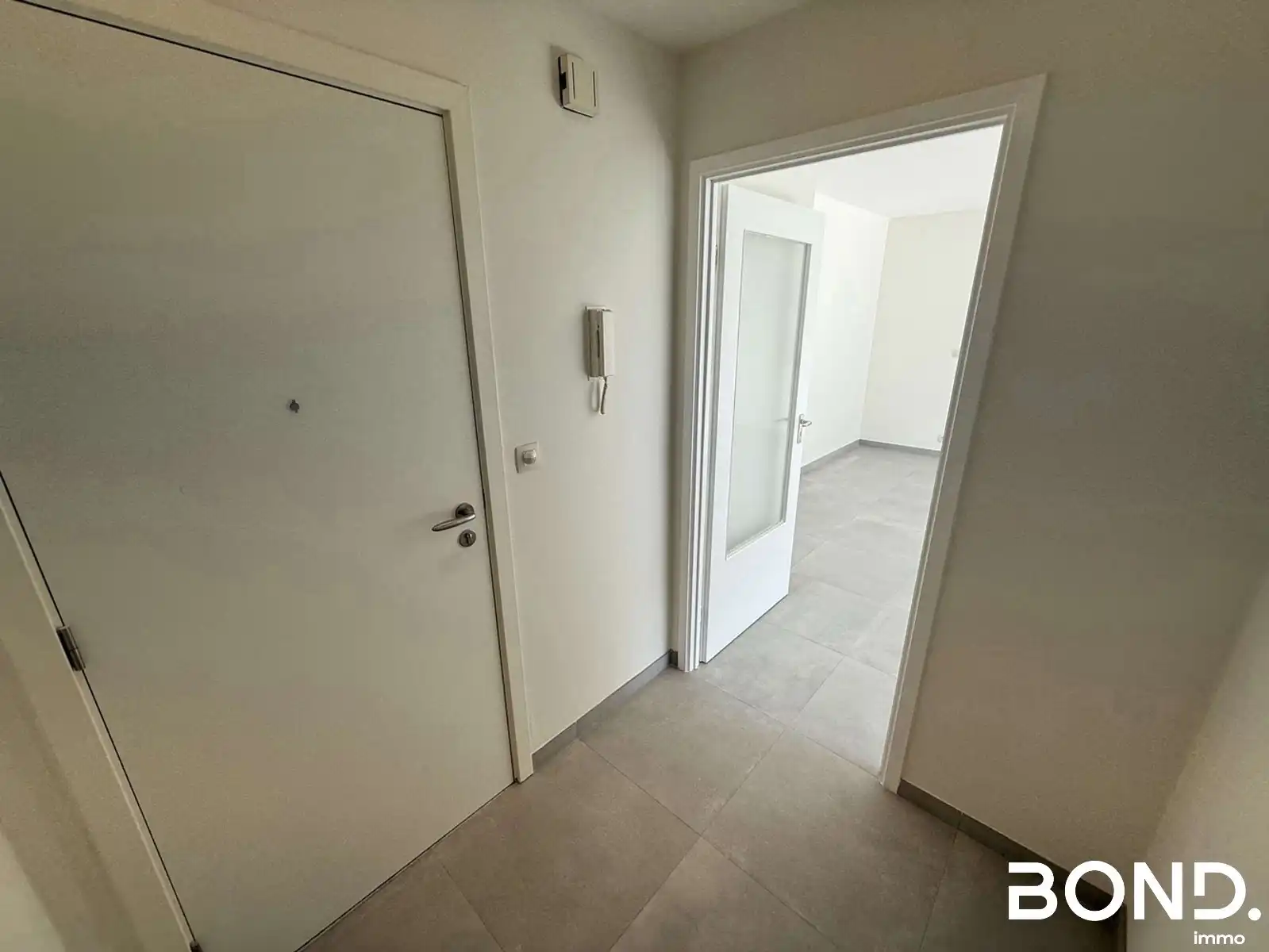 Volledig gerenoveerd appartement met 2 slaapkamers en ruim zonneterras te huur in Heverlee (Leuven) foto 14