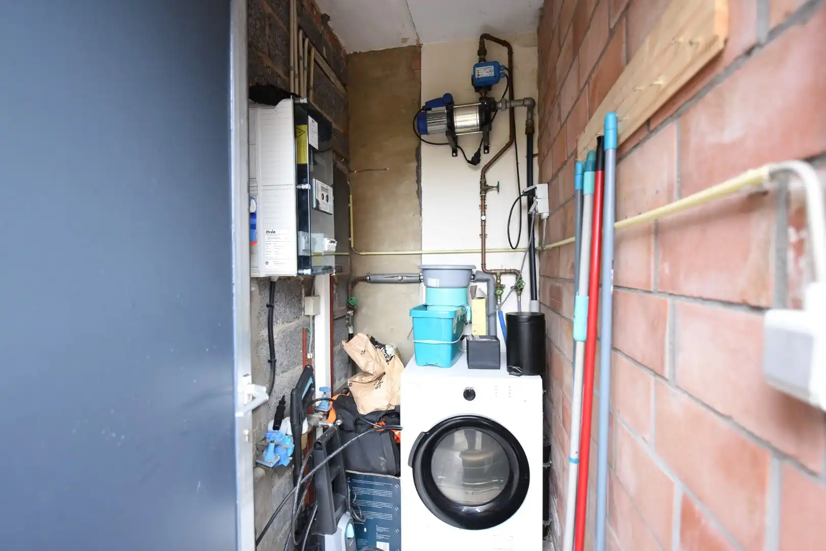 Centraal gelegen, halfopen bebouwing TE HUUR in Oeselgem! foto 15