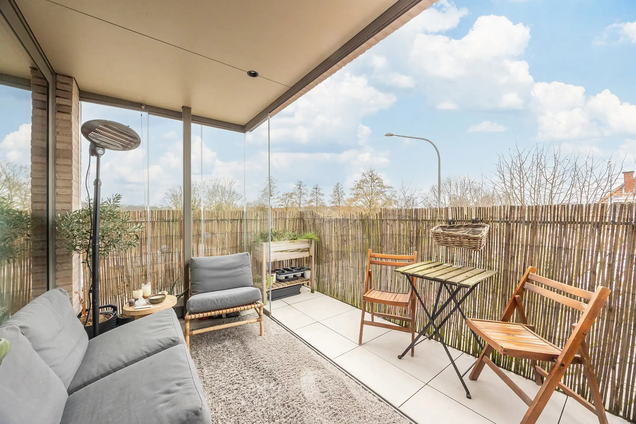 Recent 2-slaapkamerappartement met terras en autostaanplaats foto 8