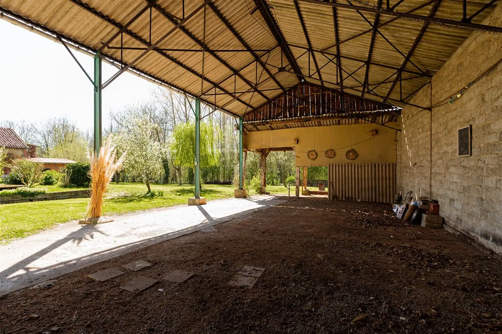 Hoeve met bijgebouw en loods op 18are20- prachtig tuinzicht foto 15