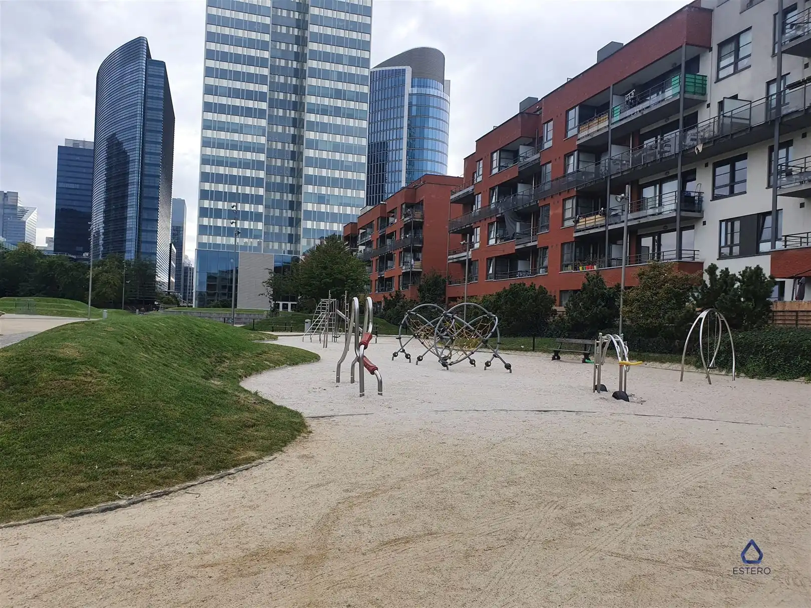 Top afgewerkt 2-slaapkamerappartement aan Tour & Taxis foto 23